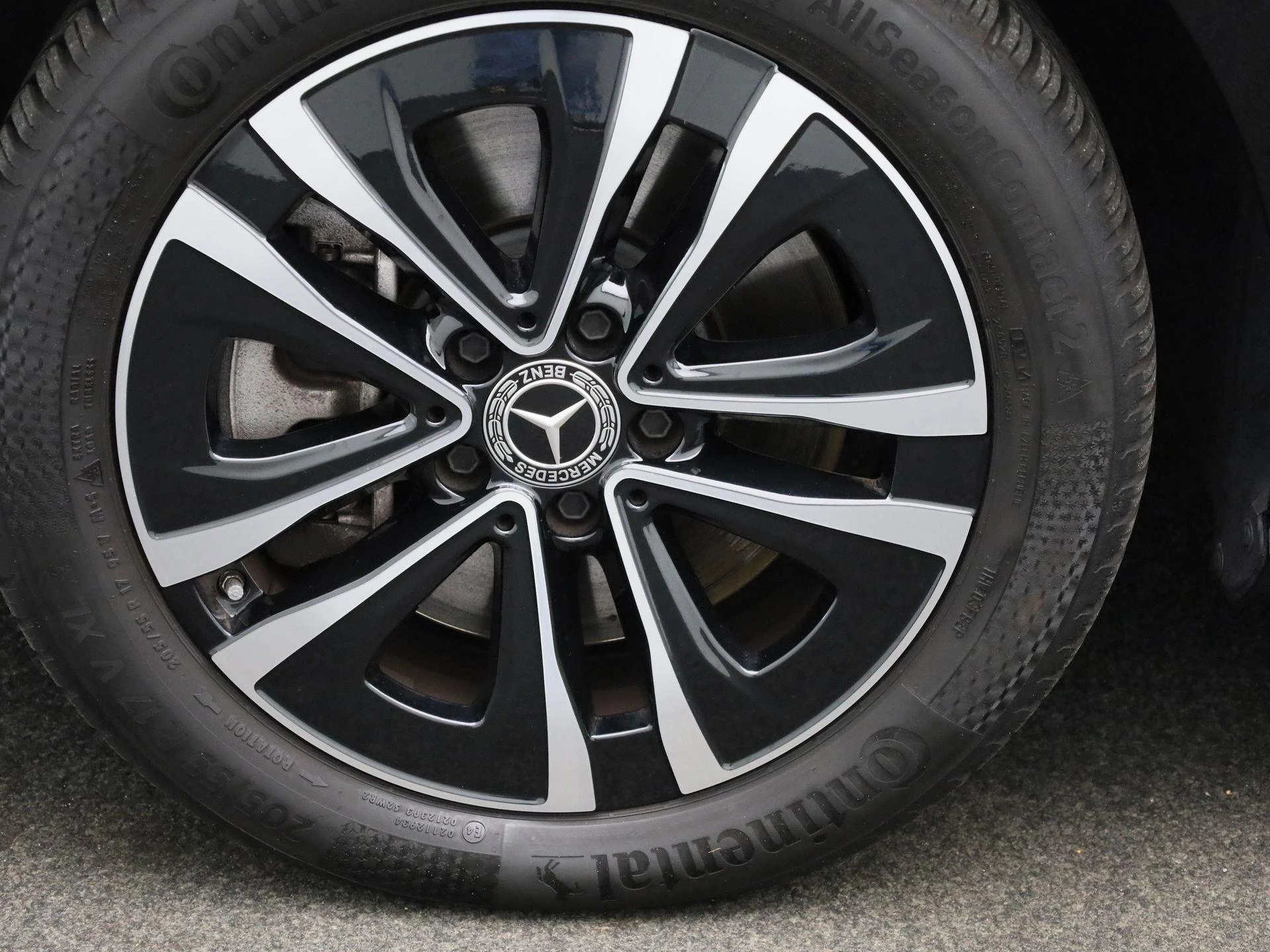 Mercedes-Benz-CLA-image-13