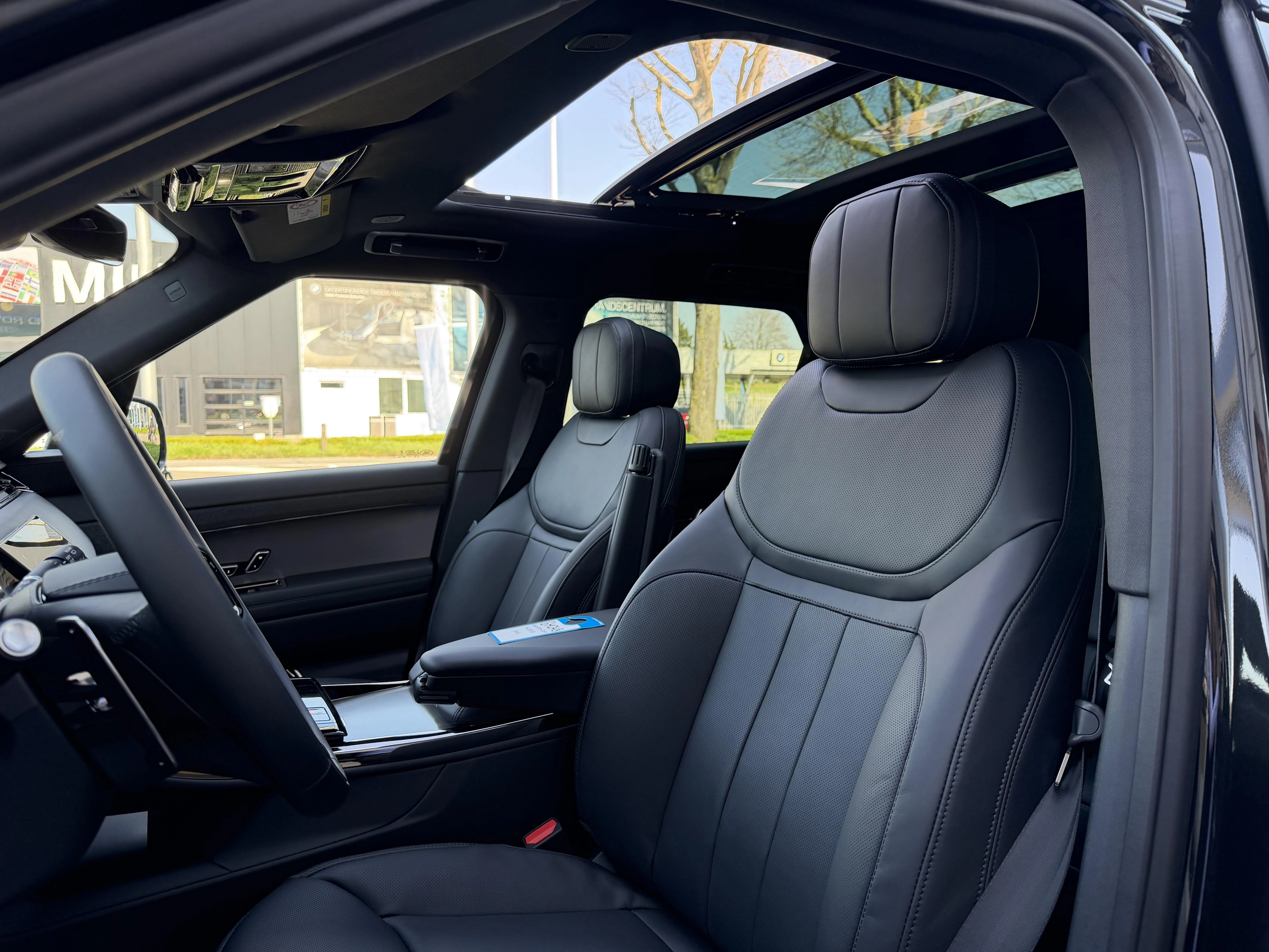 Land Rover-Range Rover Sport-image-11
