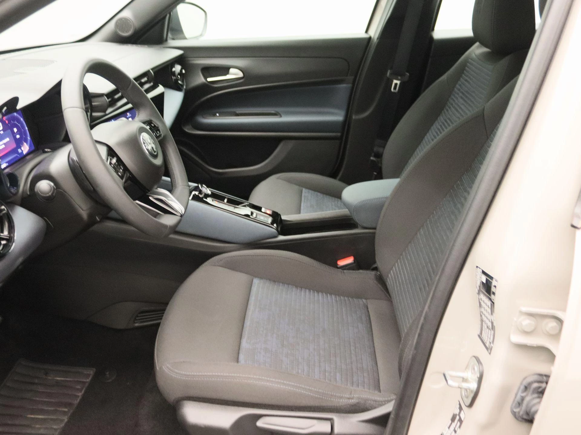 Alfa Romeo-Junior-image-11