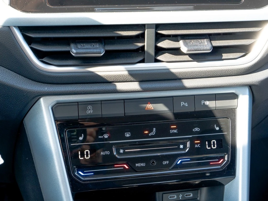 Volkswagen-T-Roc-image-14
