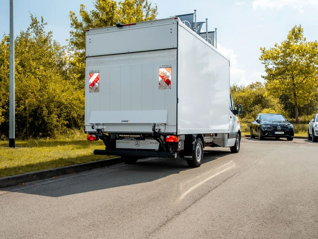 Mercedes-Benz-Sprinter 317-image-6