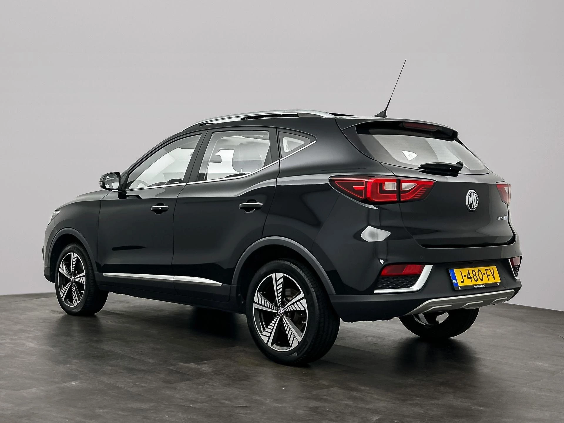 MG-ZS EV-image-4