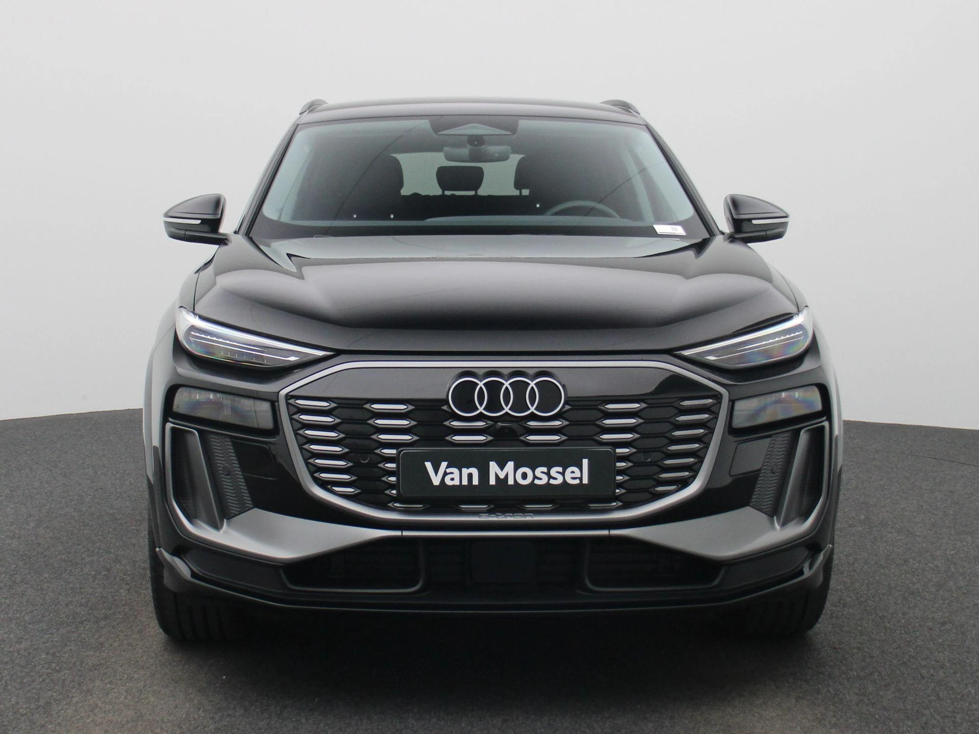 Audi-Q6 e-tron-image-1