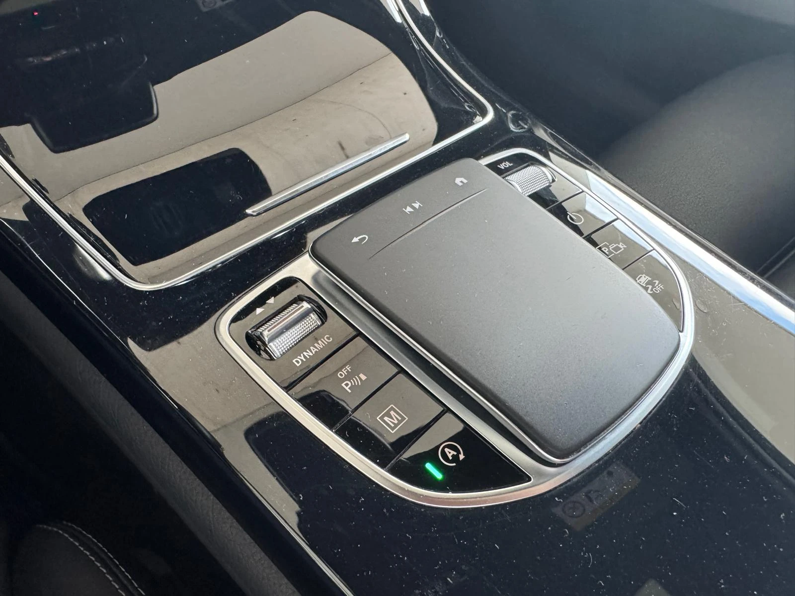 Mercedes-Benz-GLC-image-17
