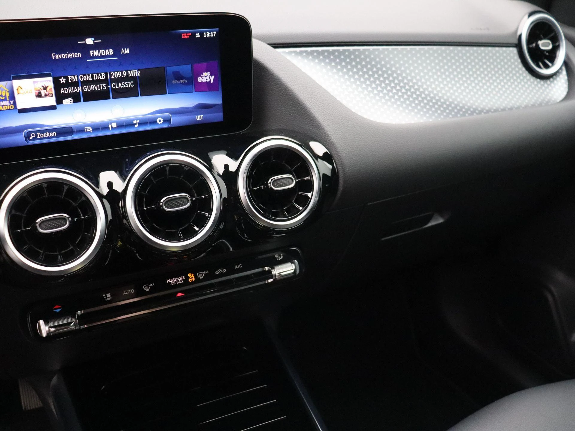 Mercedes-Benz B-Klasse 180 Business Line + CARPLAY + TREKHAAK +