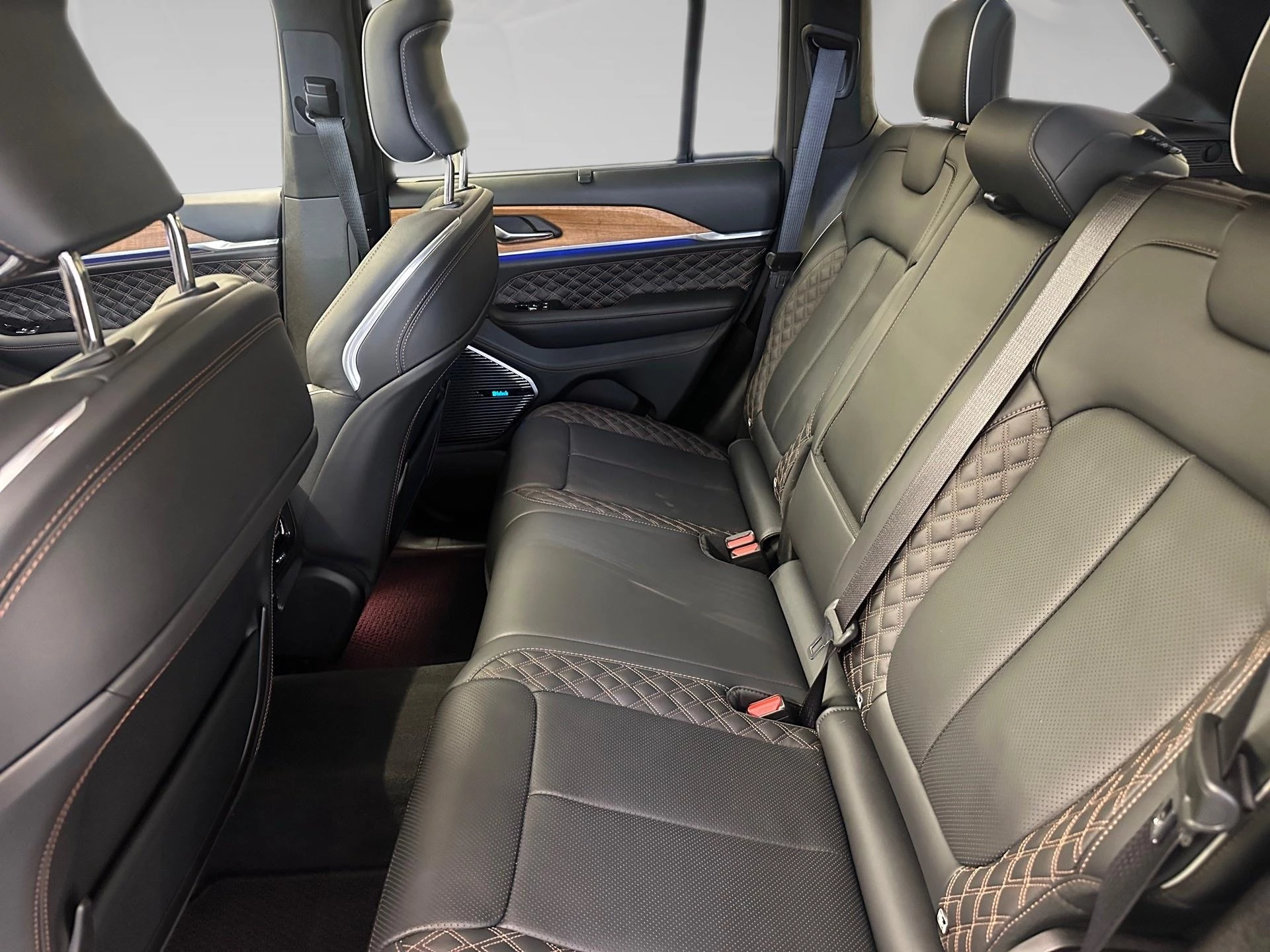 Jeep-Grand Cherokee-image-16