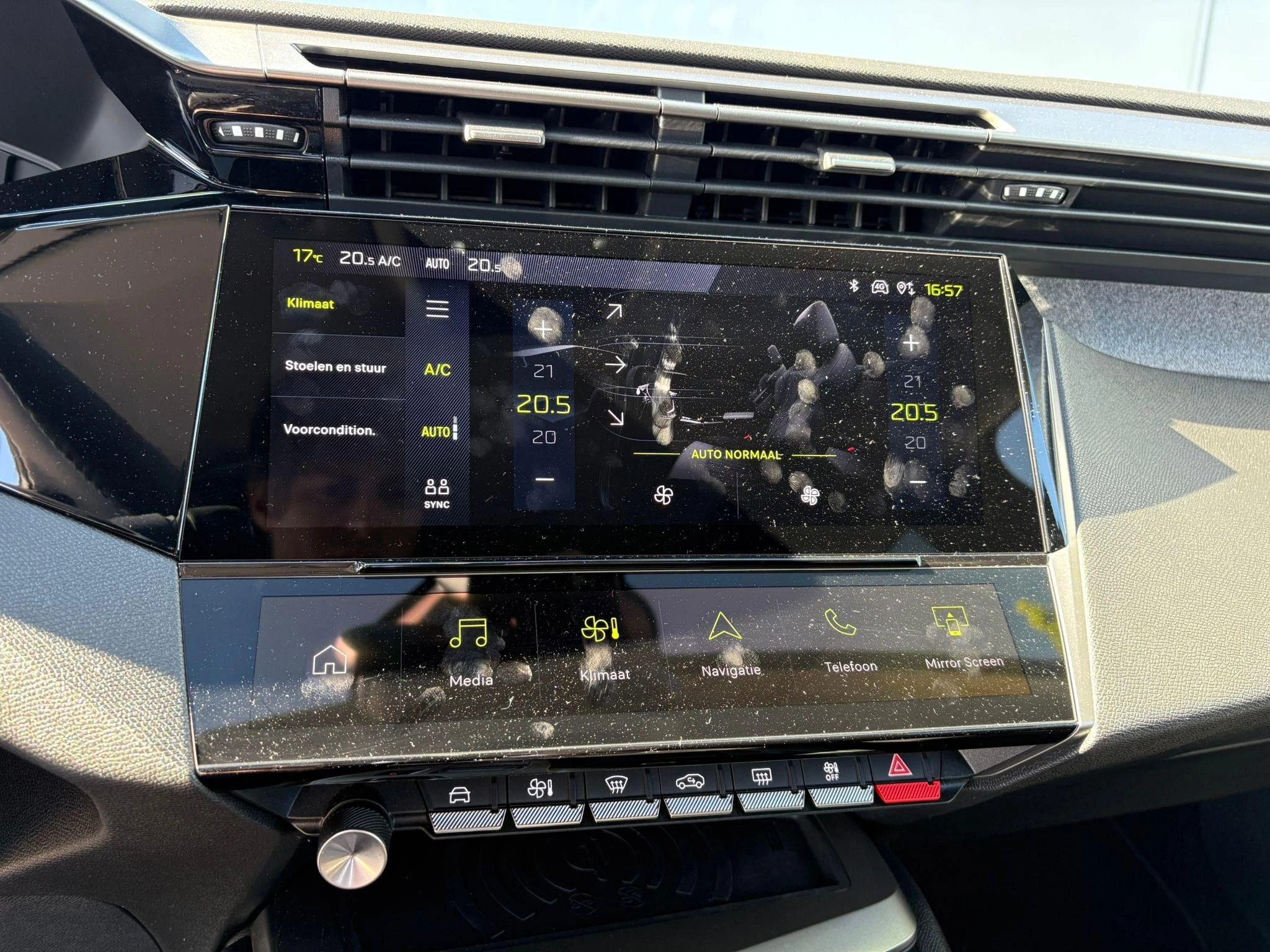 Peugeot-408-image-14