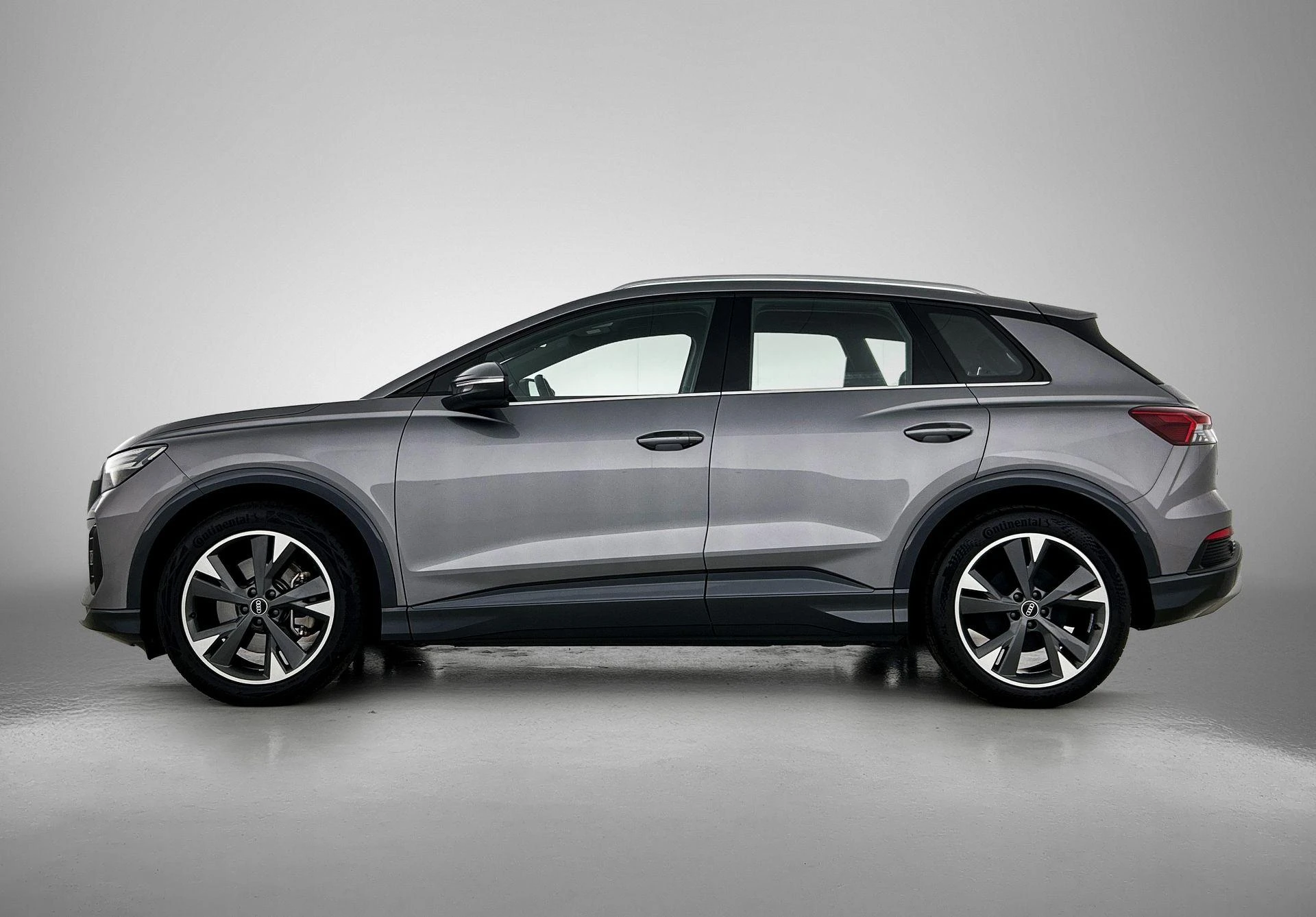 Audi-Q4 e-tron-image-1