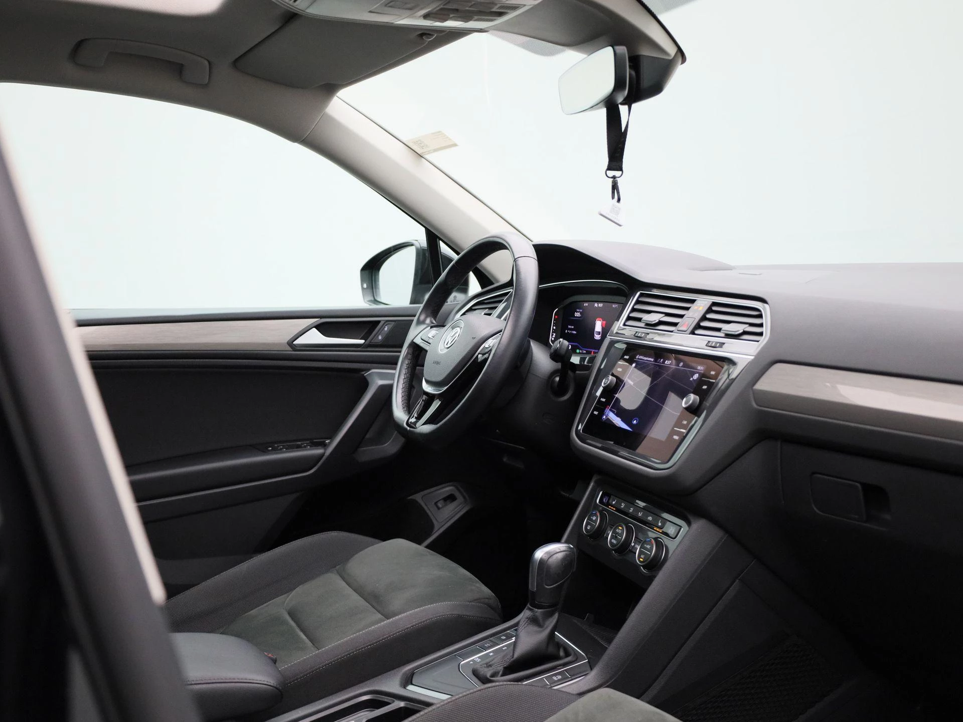 Volkswagen-Tiguan Allspace-image-31