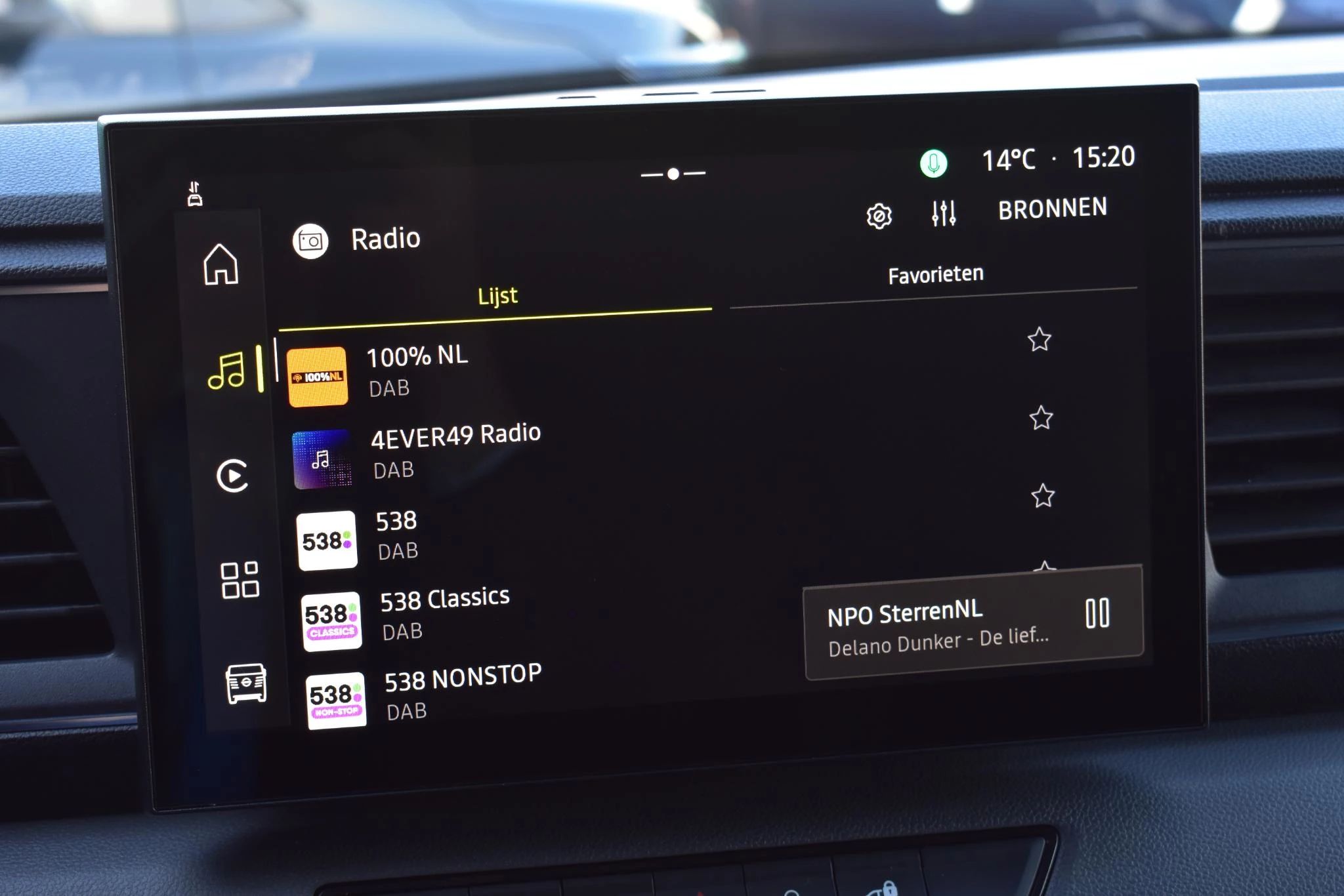 Nissan-Interstar-image-16