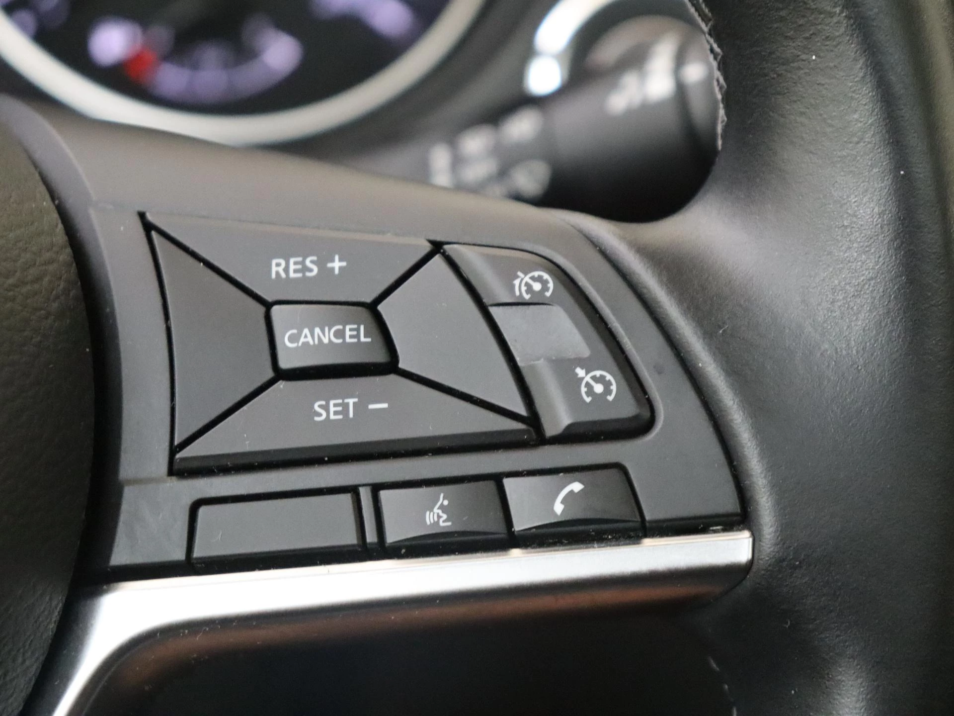 Nissan QASHQAI 1.3 DIG-T Premium Edition