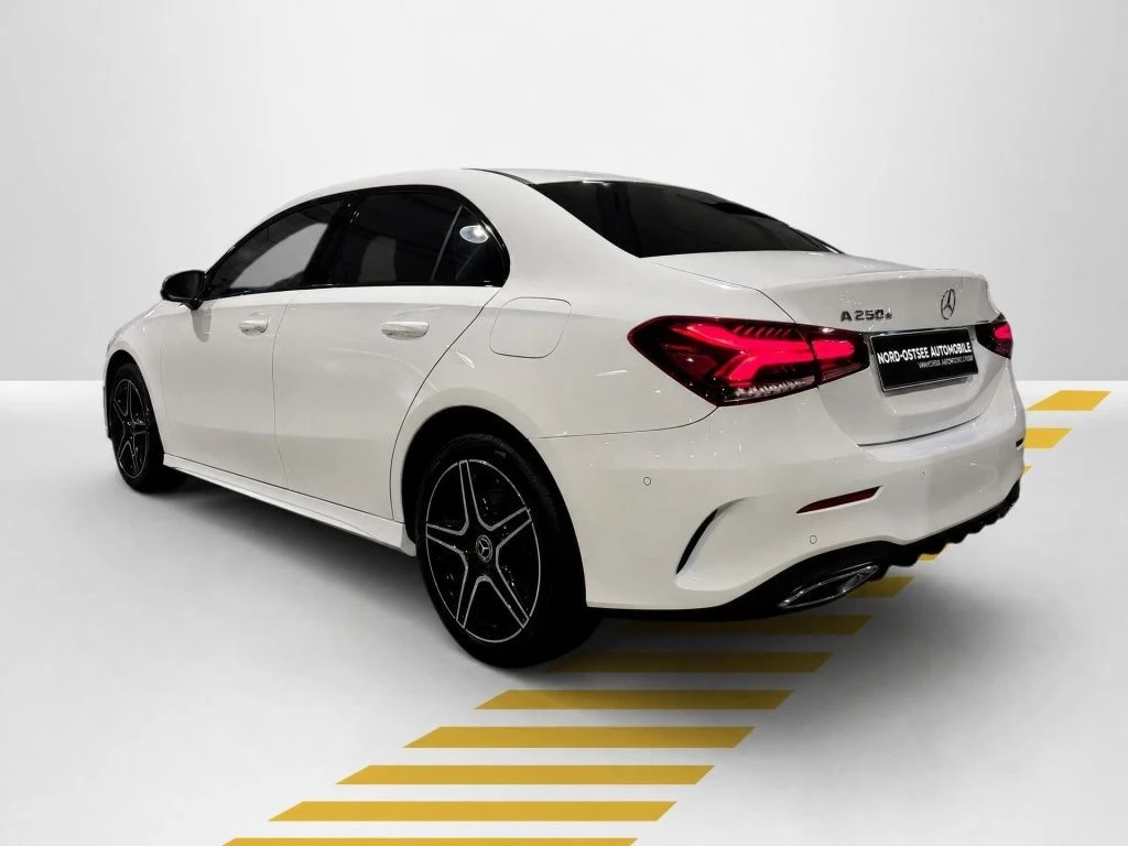 Mercedes-Benz-A-Klasse 250 e-image-12