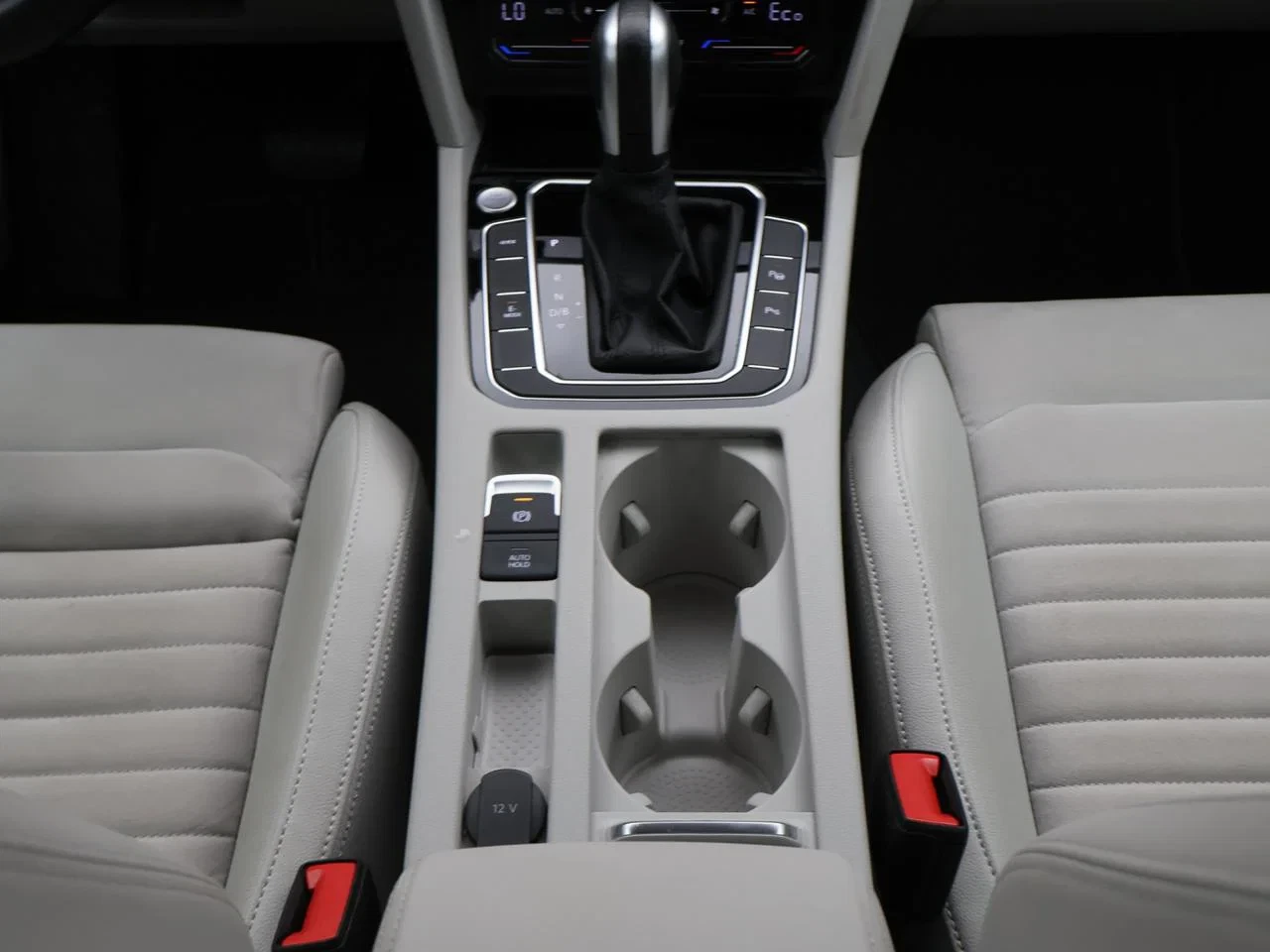 Volkswagen Passat Variant GTE Passat GTE 1.4 eHybrid PHEV 218PK *AUTOMAAT*TREKHAAK*WIT LEDER*ALCANTARA*CAMERA*ACC*NAVI*APP-CONNECT*...*
