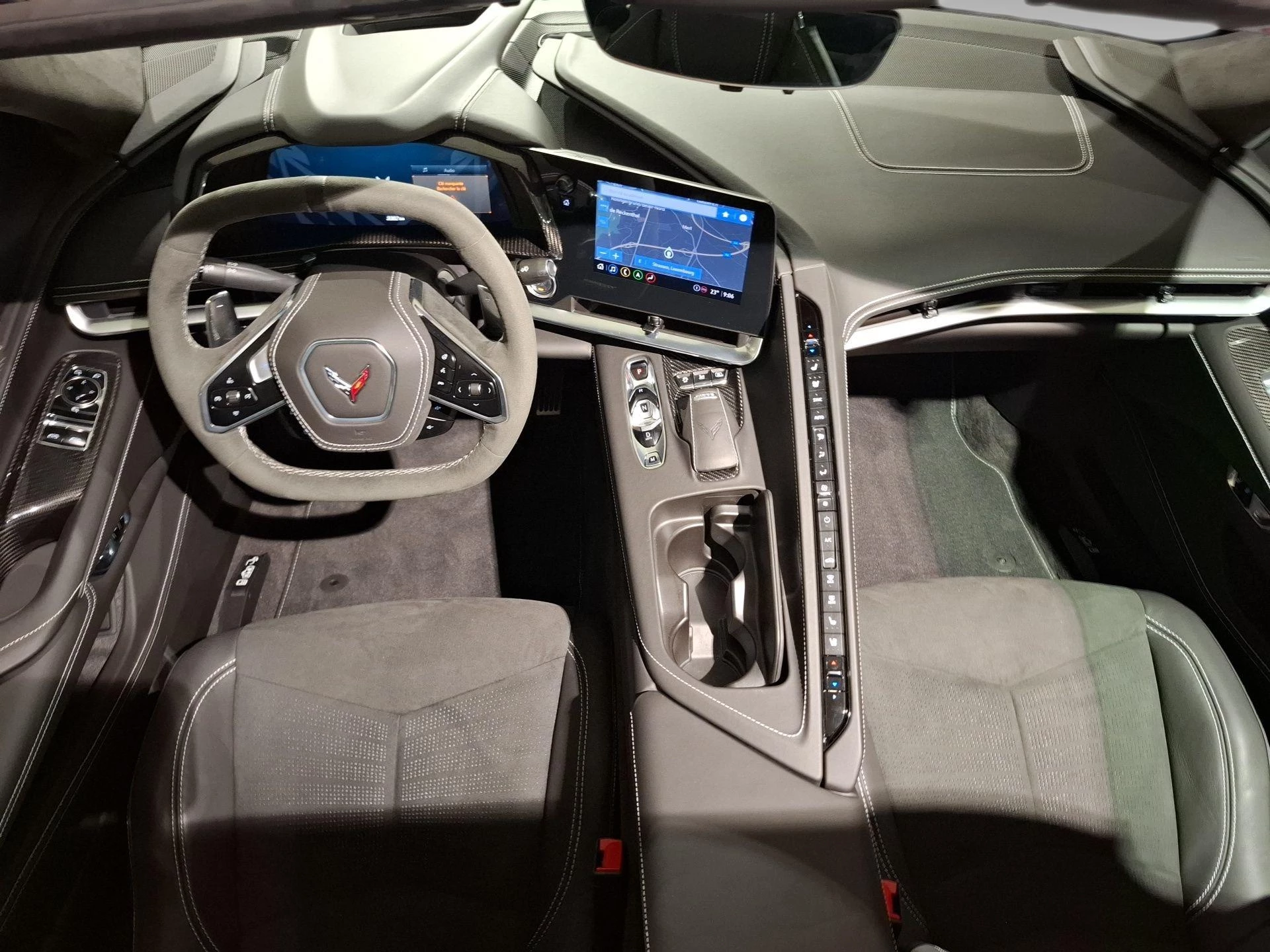 Chevrolet-Corvette-image-11