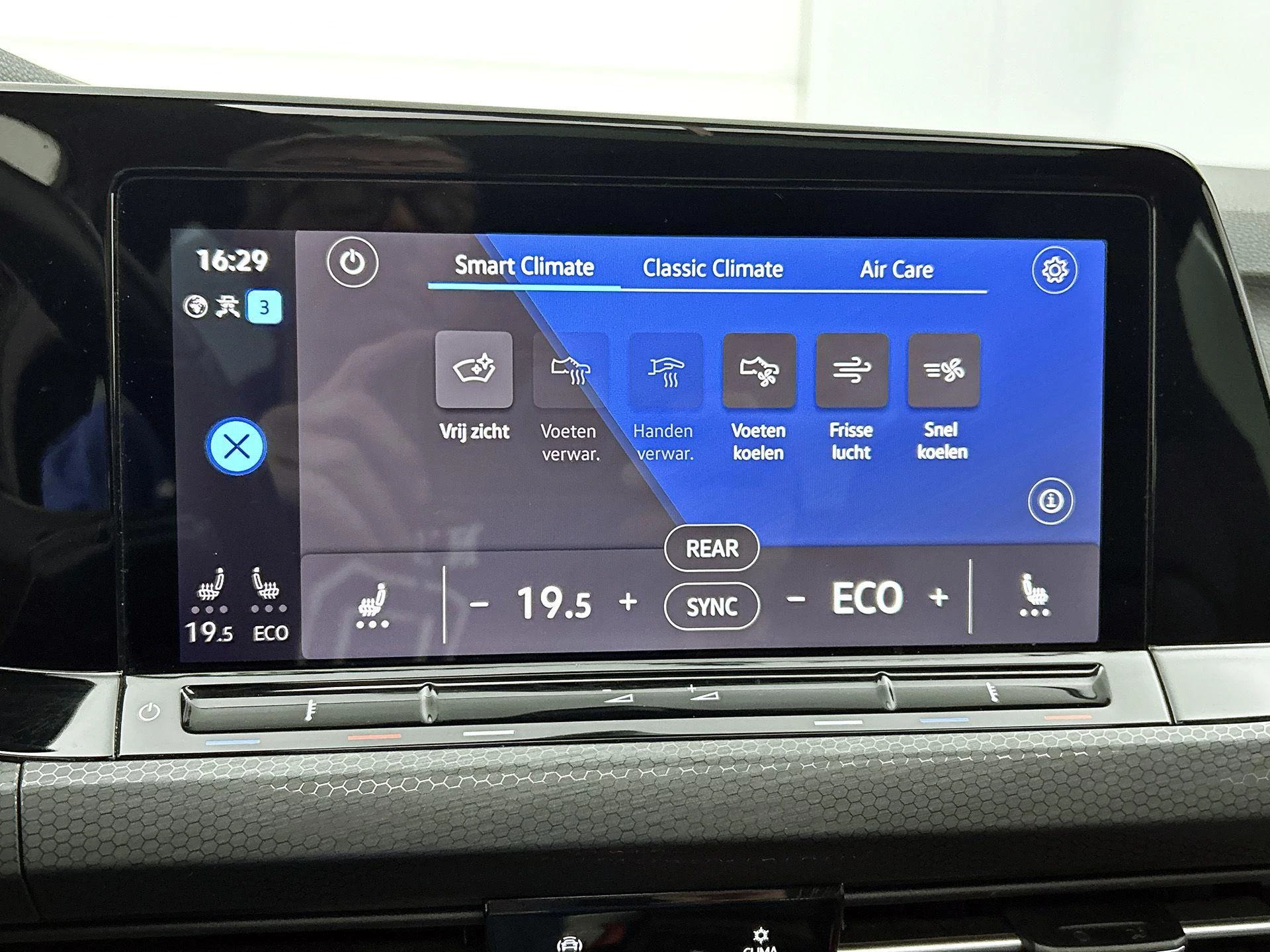 Volkswagen-Golf-image-20