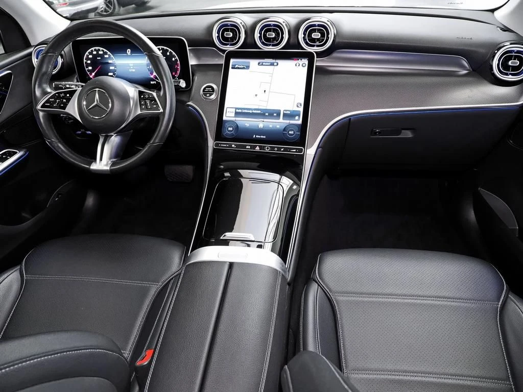 Mercedes-Benz-GLC 200-image-13