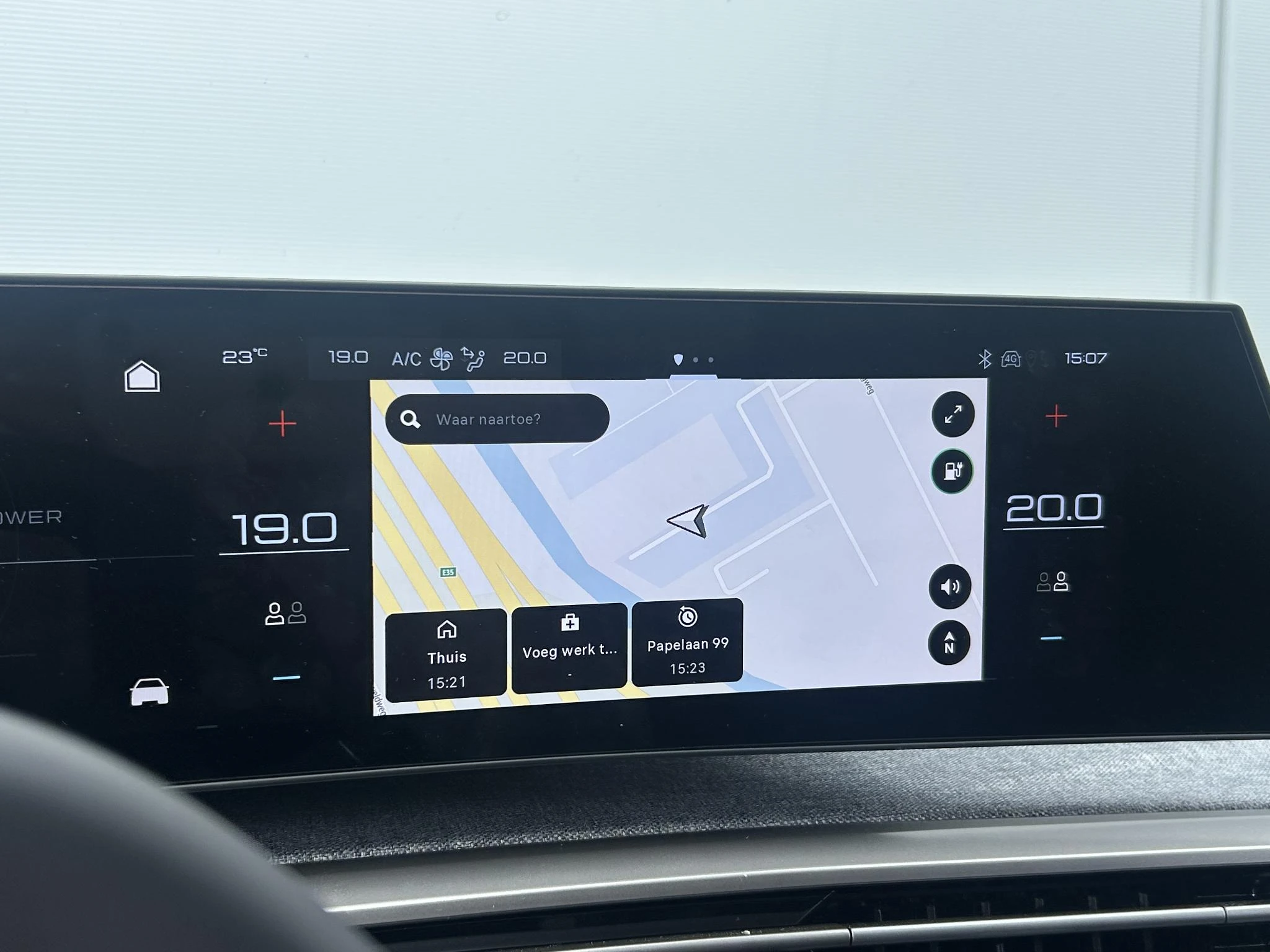 Peugeot-e-5008-image-15