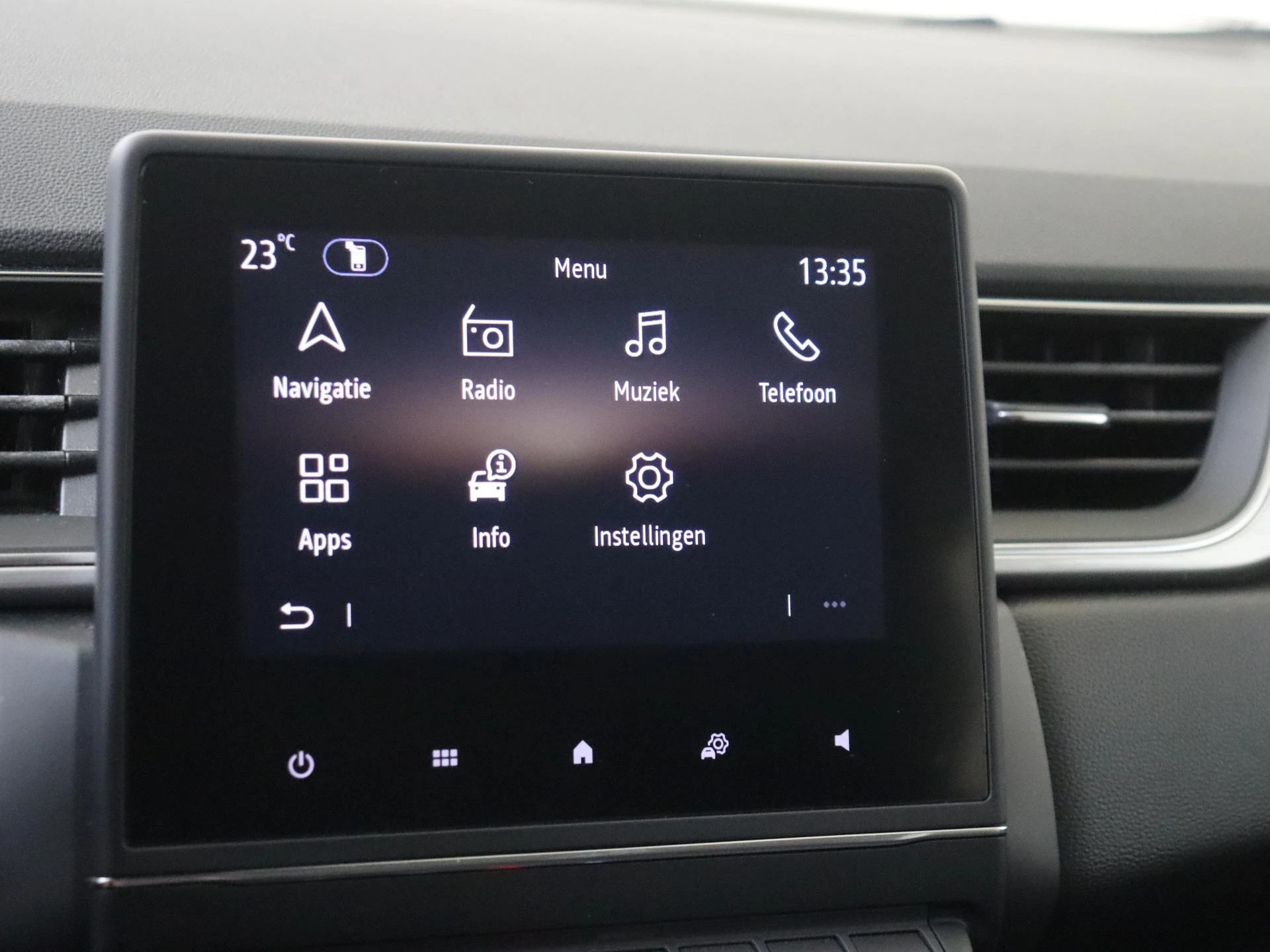 Renault-Captur-image-16