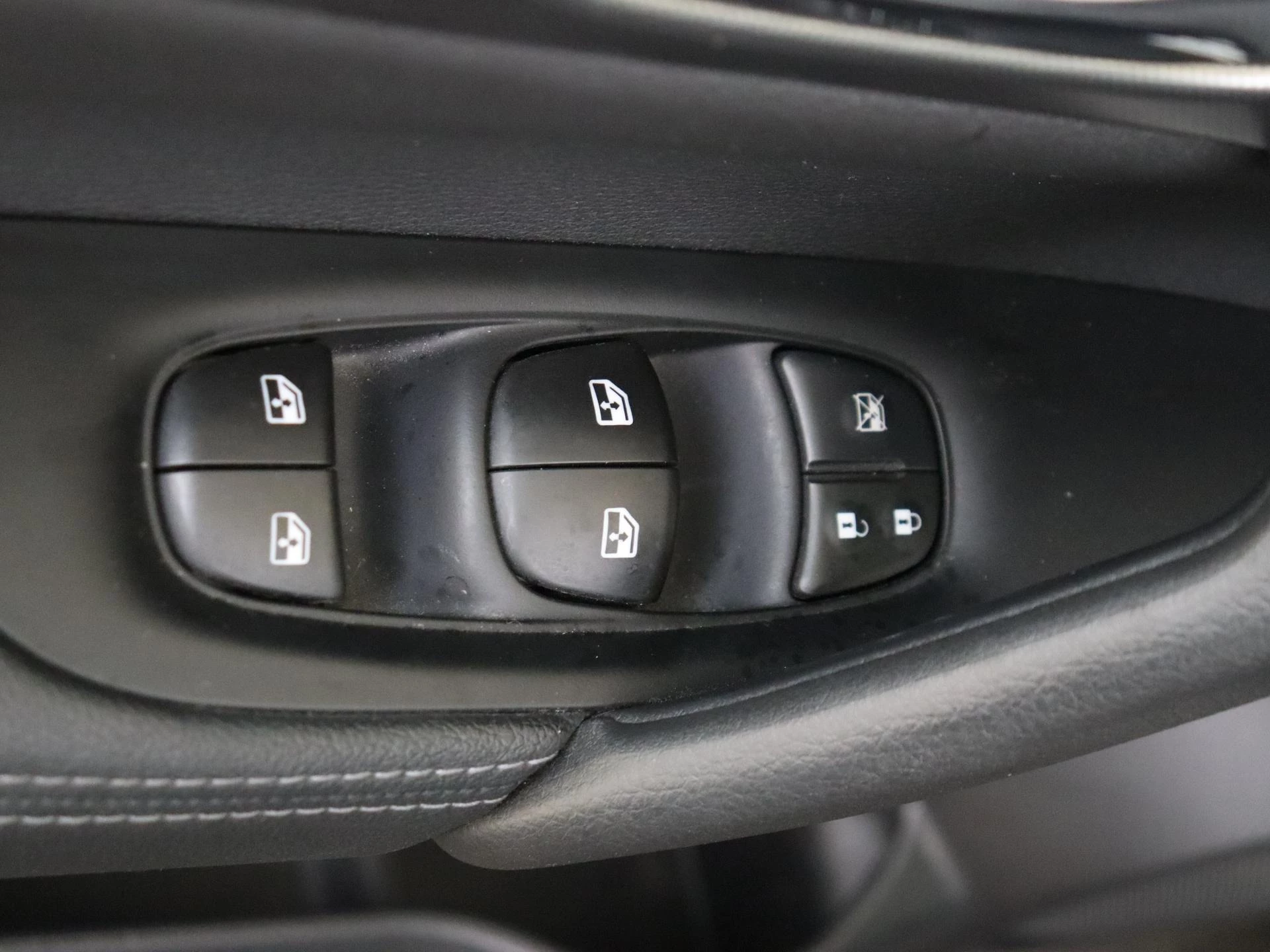 Nissan-QASHQAI-image-23