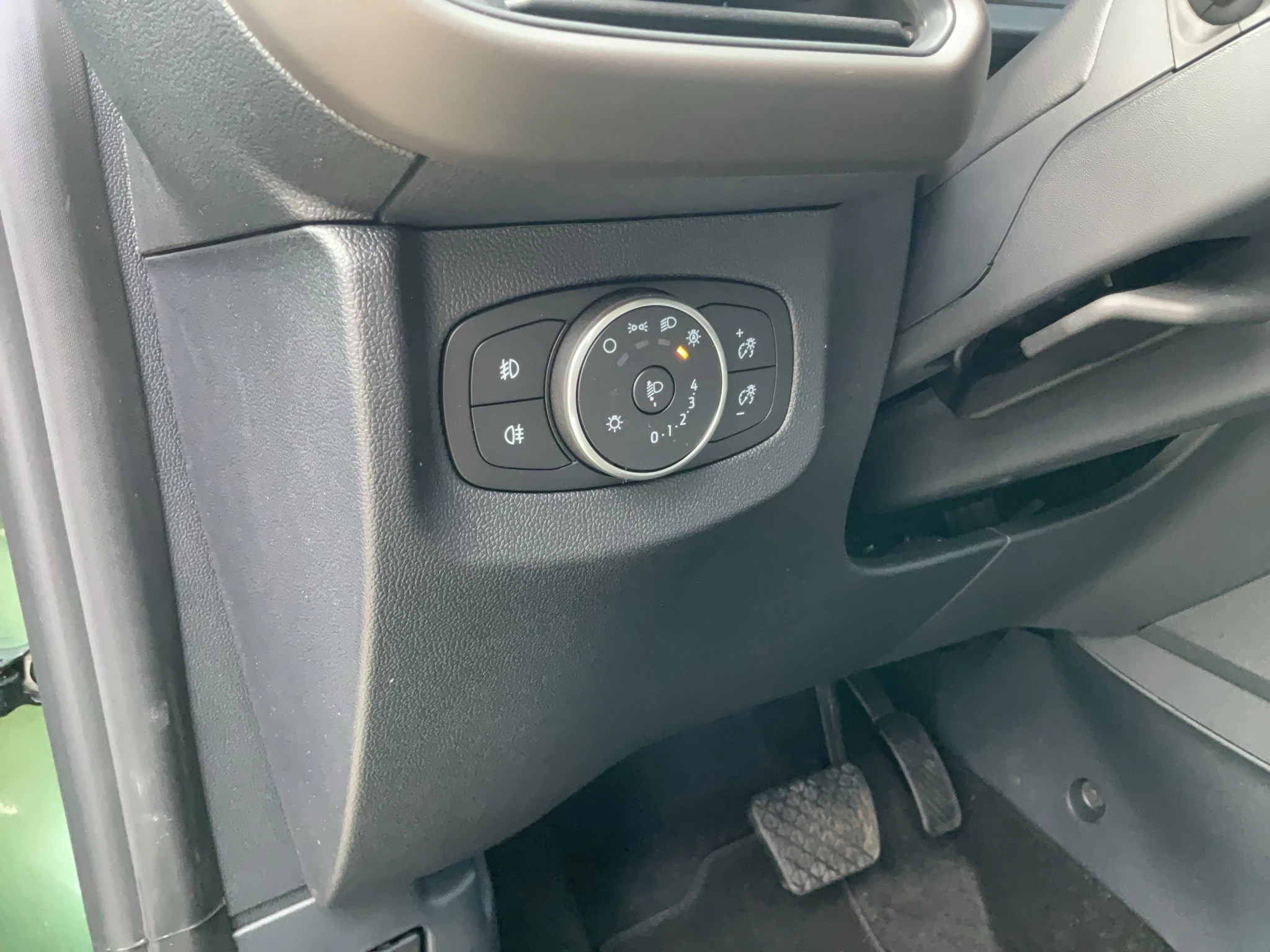 Ford-Tourneo Courier-image-20