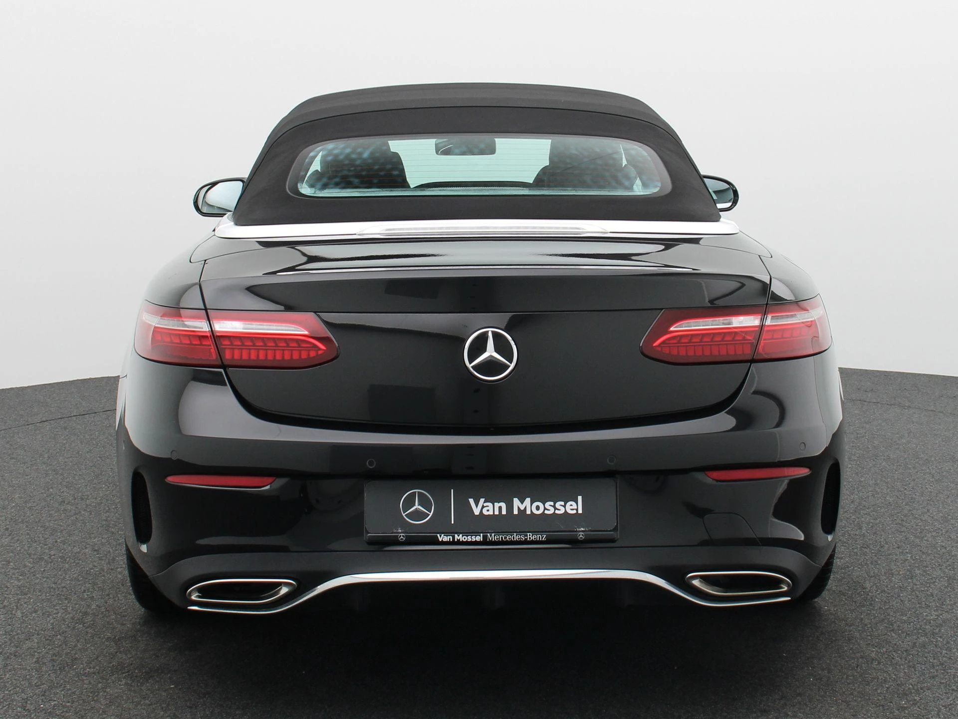 Mercedes-Benz E-Klasse 300 AMG Line Cabrio + AIR BODY CONTROL + LED + CAMERA +