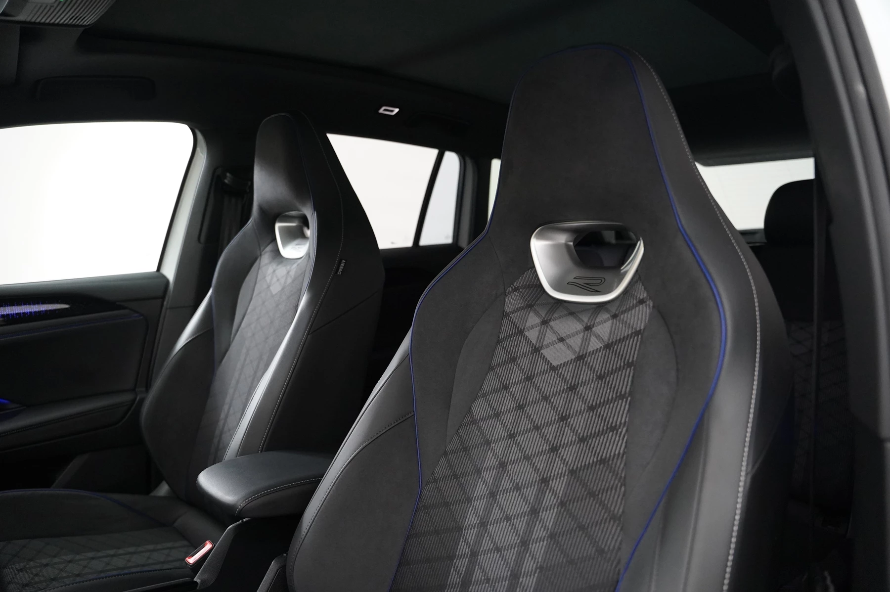 Volkswagen-Tiguan-image-9