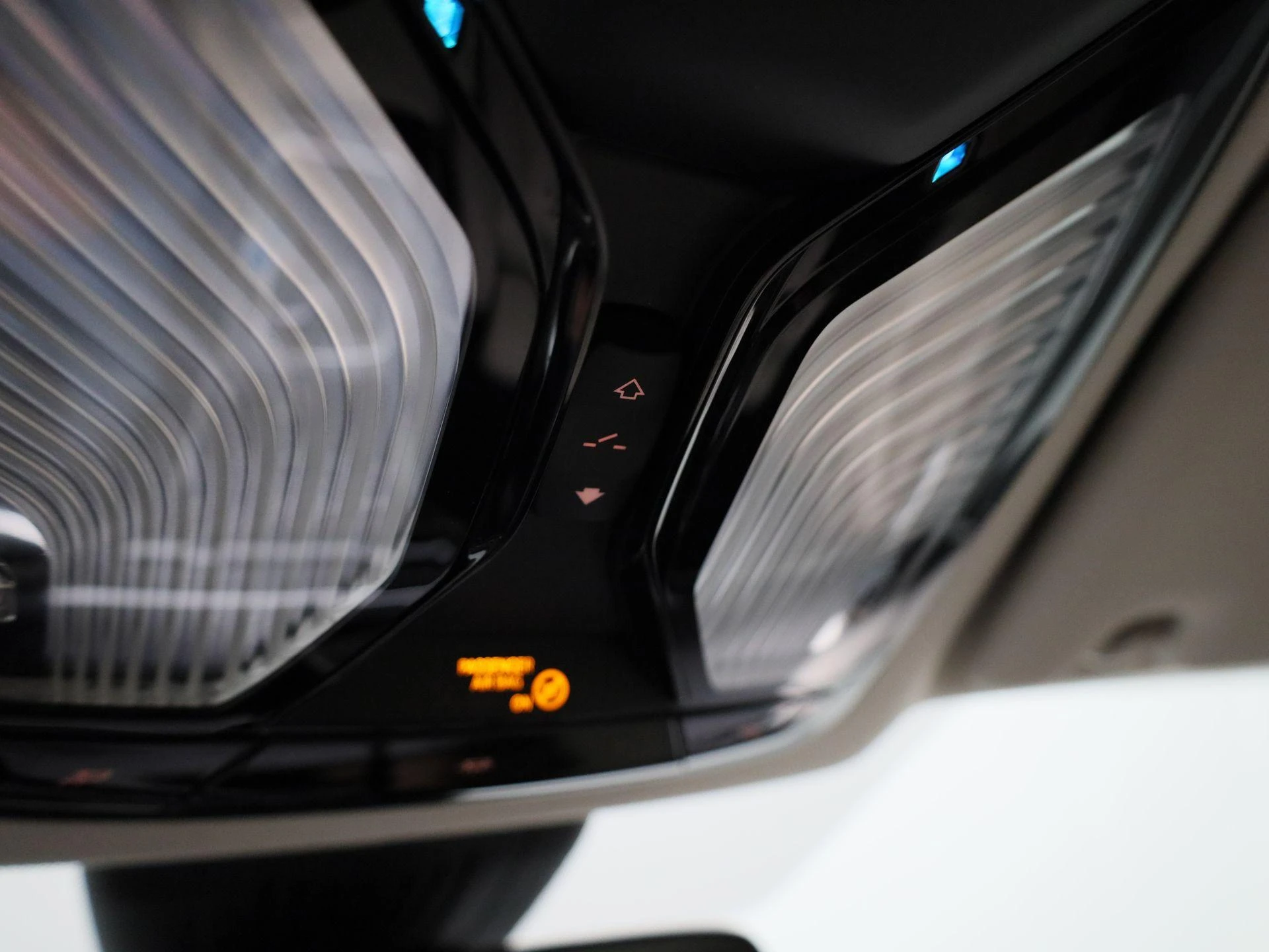 BMW-i4-image-25