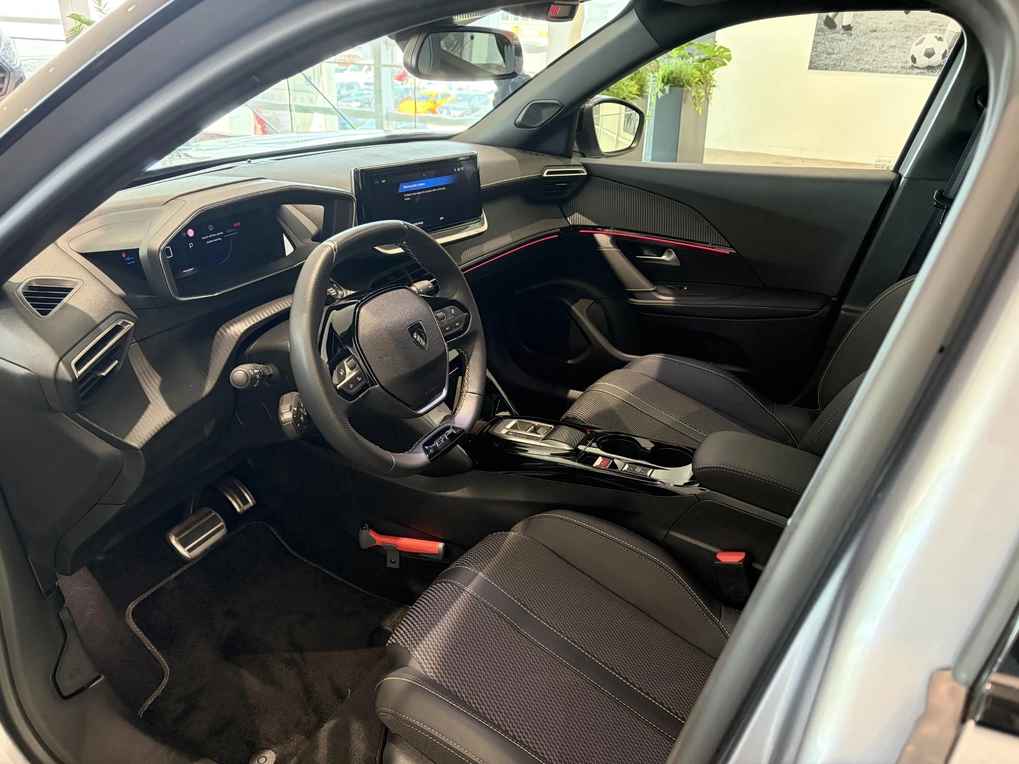 Peugeot-e-2008-image-10