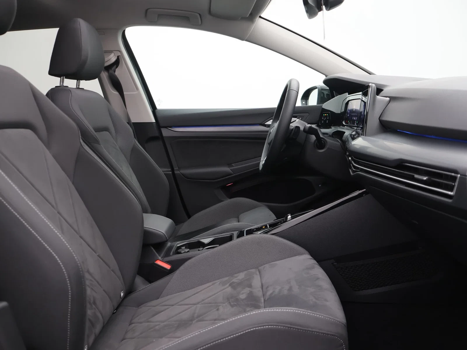 Volkswagen-Golf-image-9