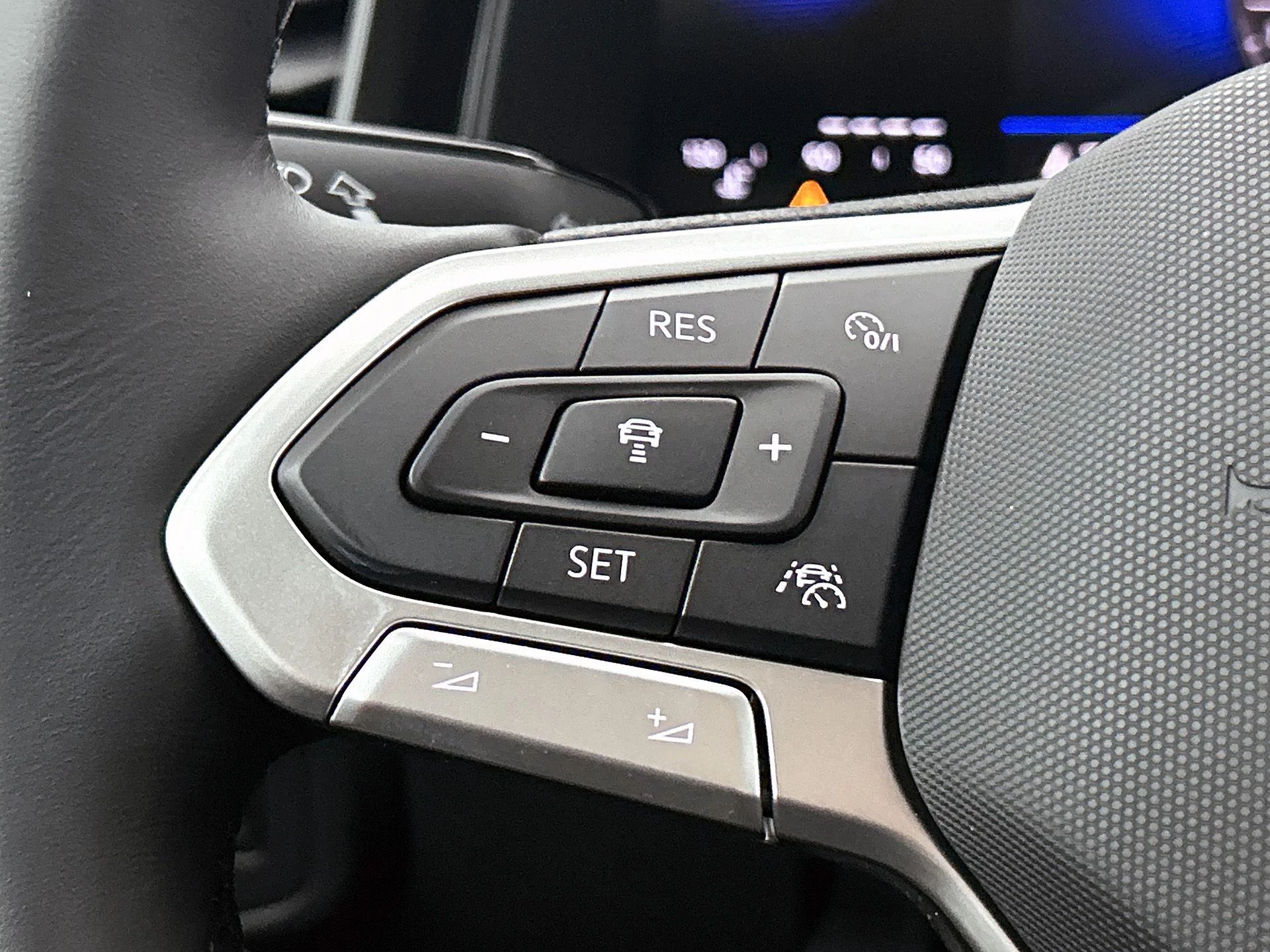 Volkswagen-Polo-image-16