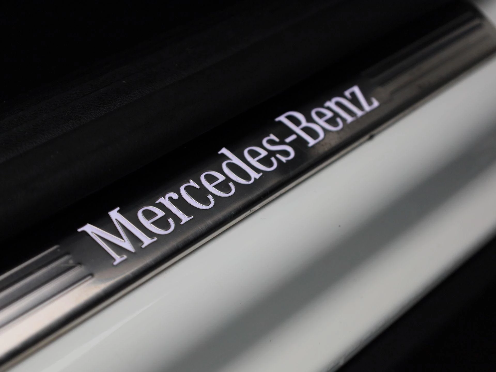 Mercedes-Benz-GLB-image-37