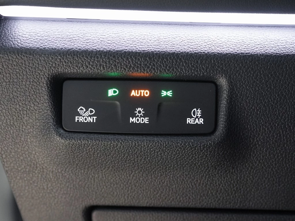 Volkswagen Tiguan 1,5 l eHybrid DSG R-Line AHK PANO NAVI