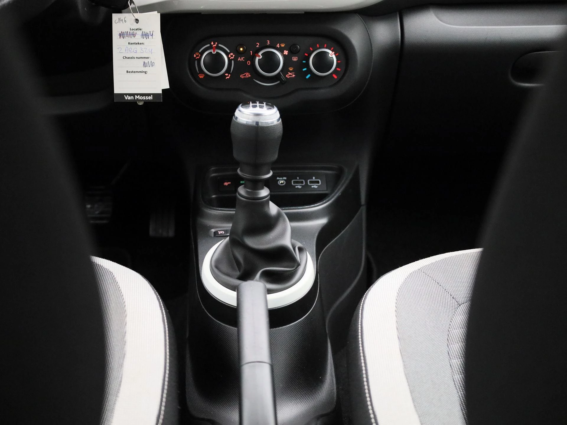 Renault-Twingo-image-9