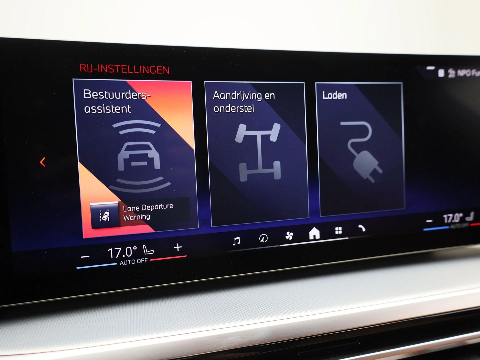 BMW-i4-image-34