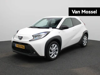 Toyota Aygo X 1.0 VVT-i MT first