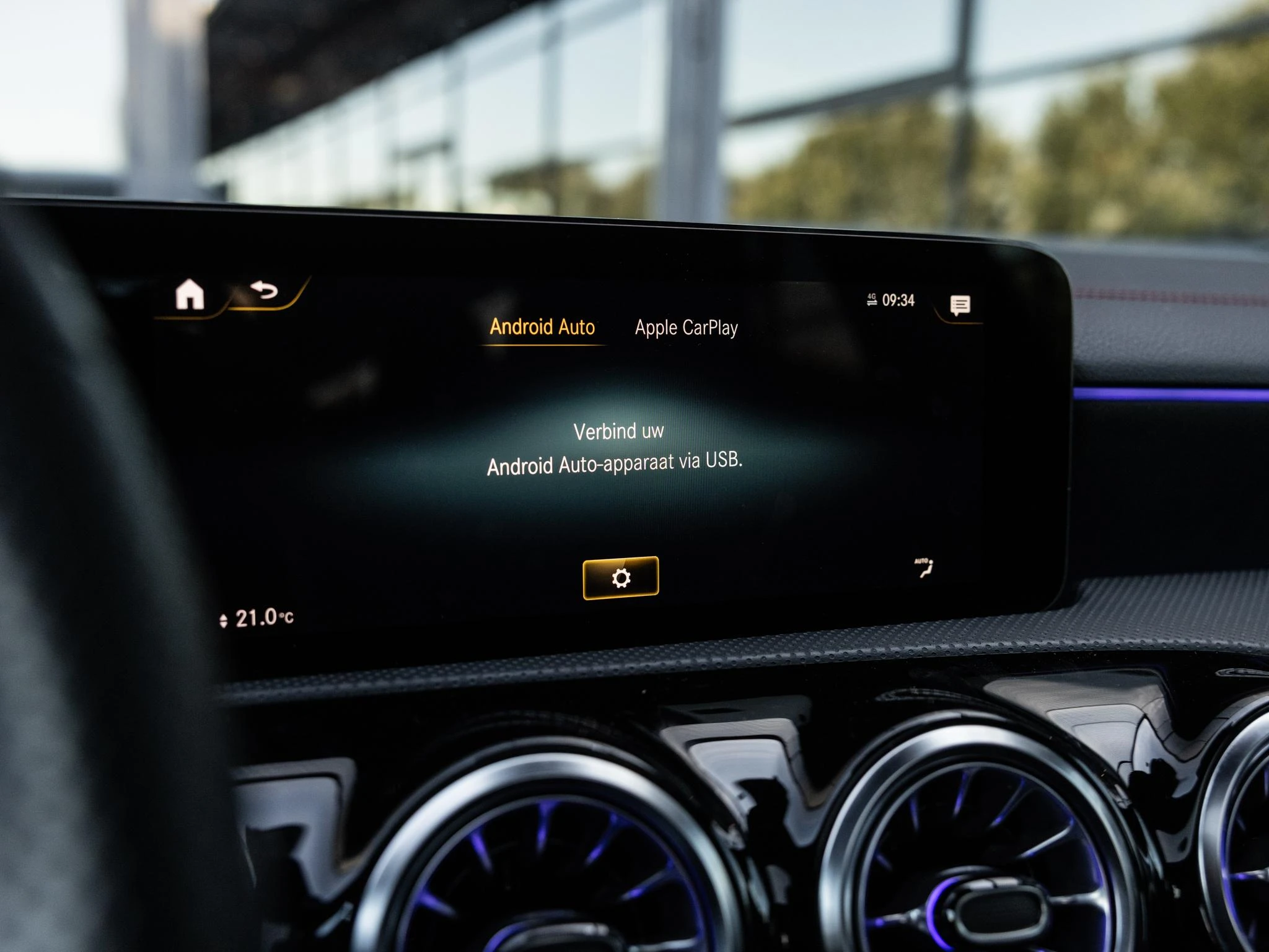 Mercedes-Benz-CLA-image-43