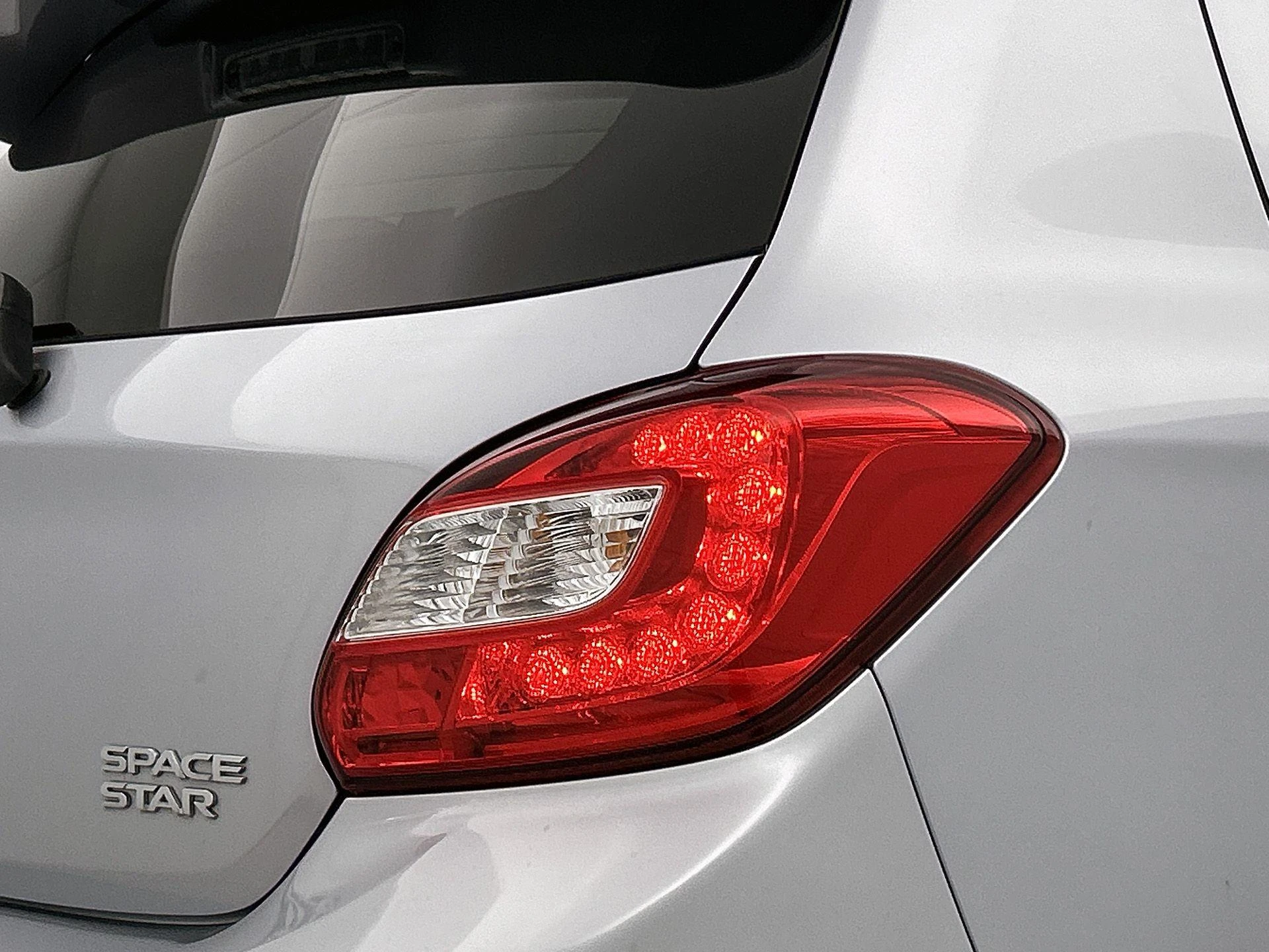 Mitsubishi-Space Star-image-15