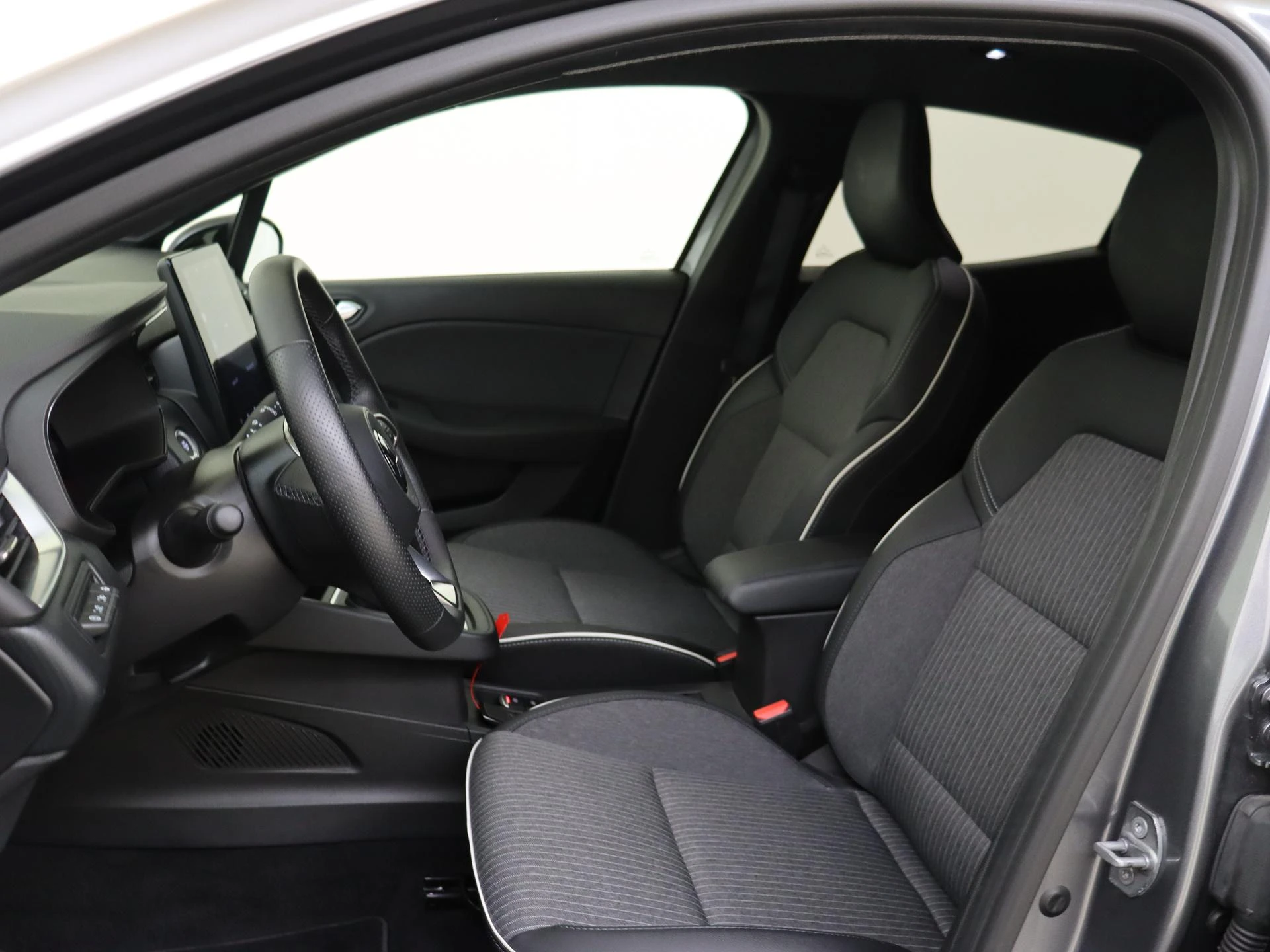 Mitsubishi-Colt-image-14