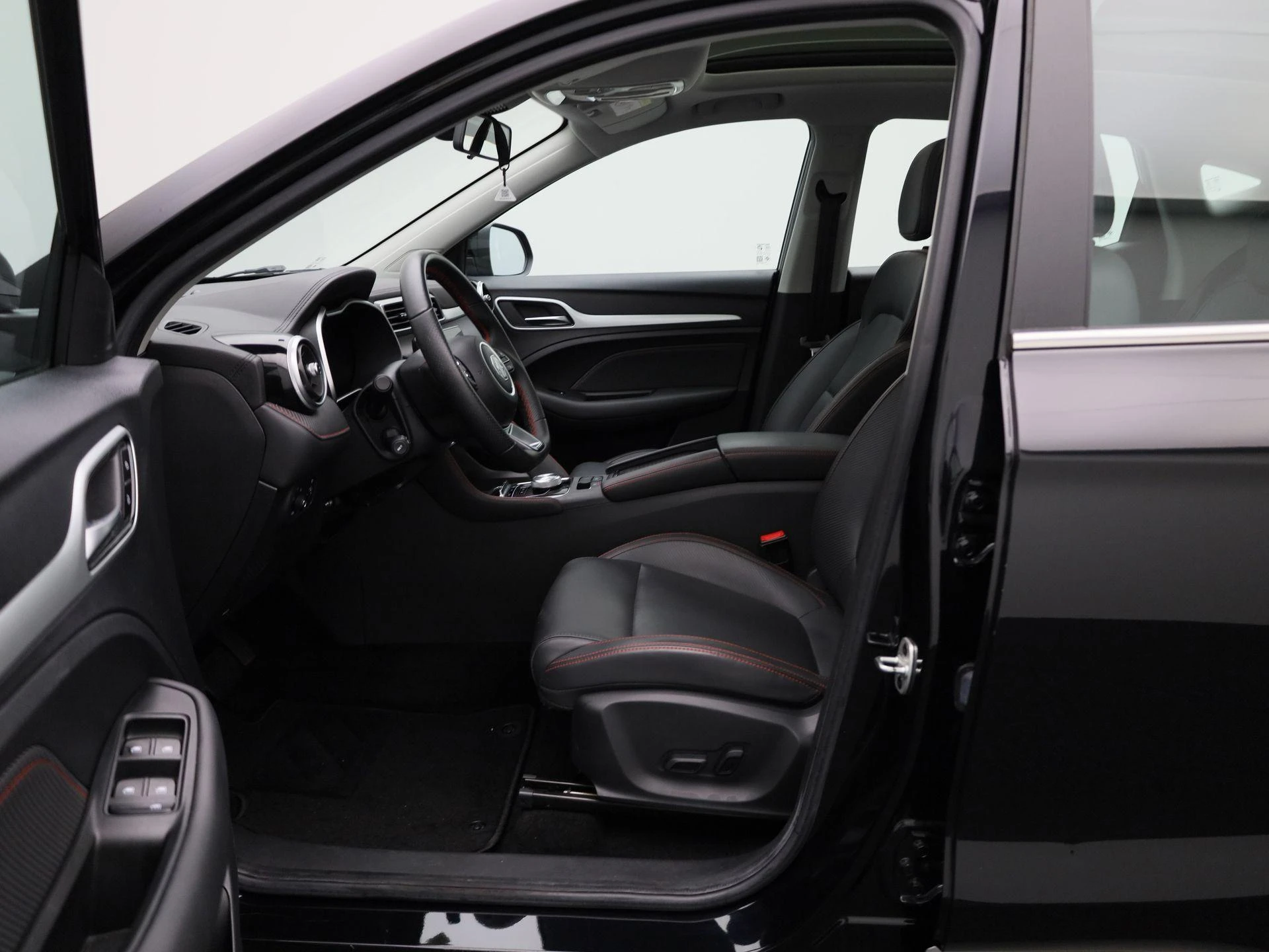 MG-ZS EV-image-9
