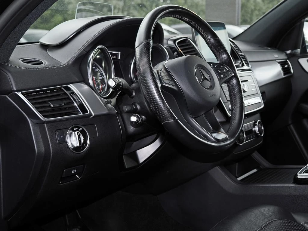 Mercedes-Benz-GLE 350 d-image-9