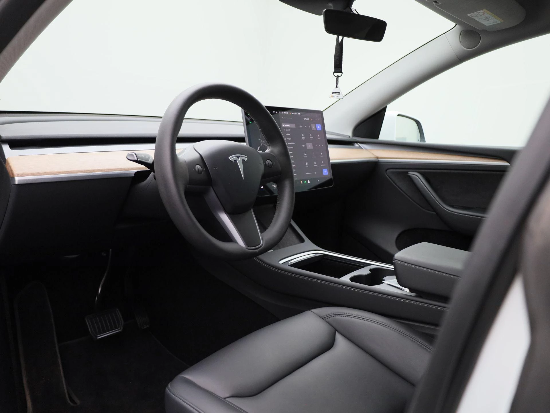 Tesla Model Y Long Range Dual Motor