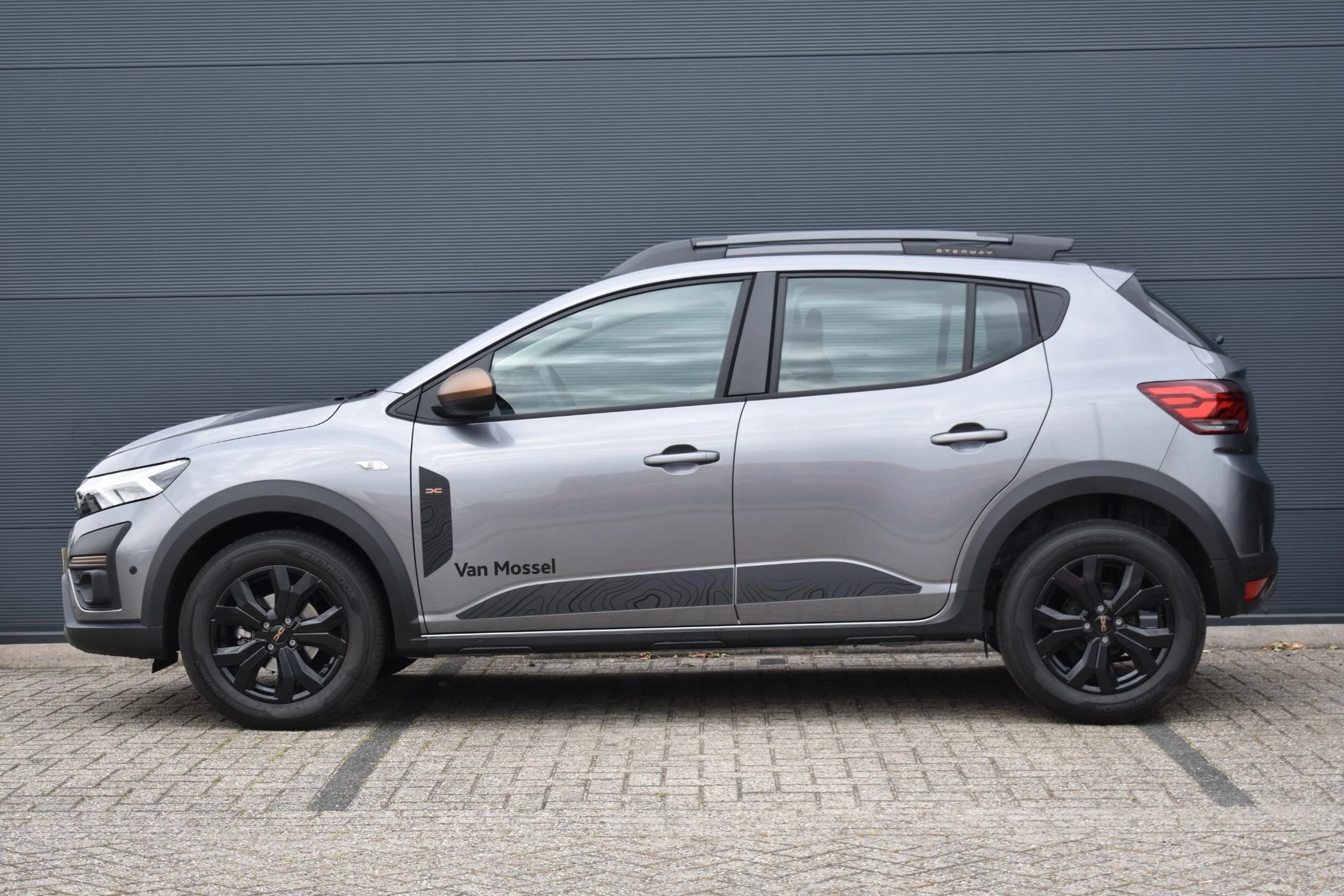 Dacia-Sandero Stepway-image-6