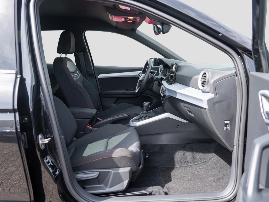 SEAT-Arona-image-6