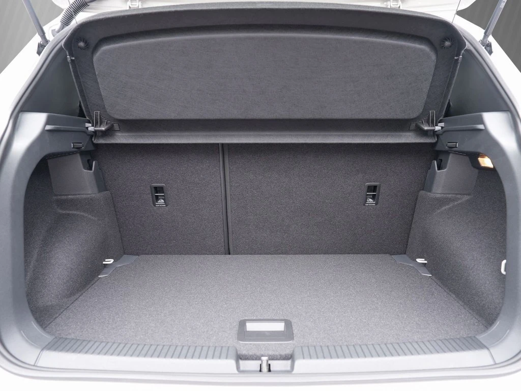 Volkswagen T-Cross R-Line 1.0 TSI AHV RearView BlackStyle