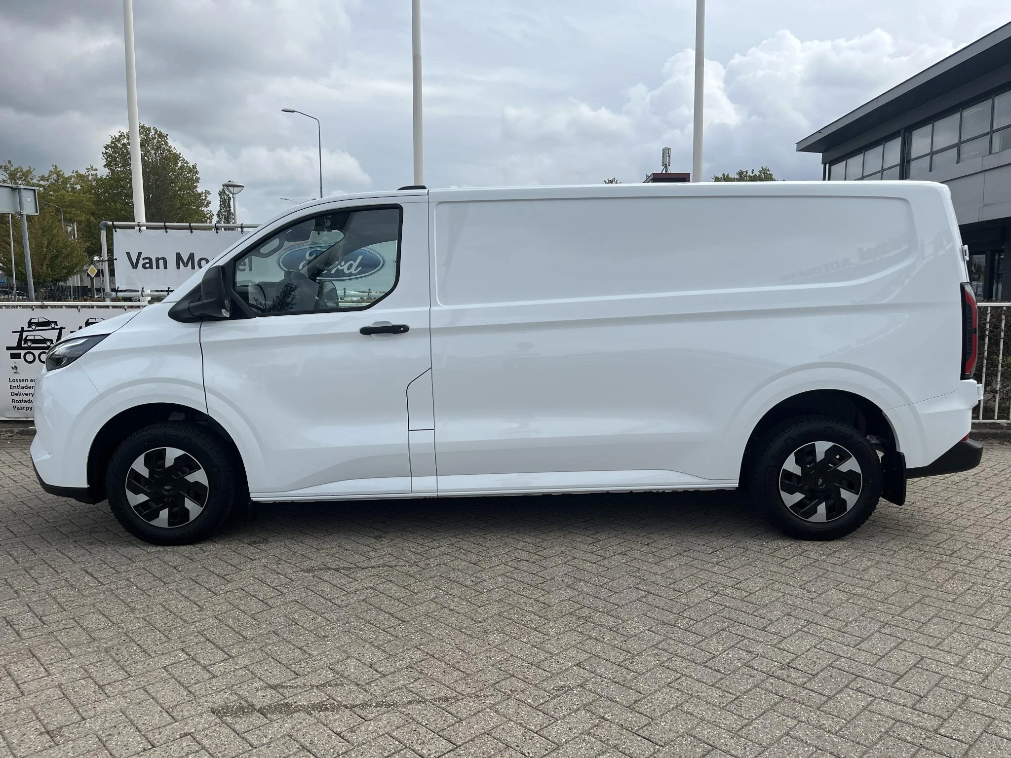 Ford-E-Transit-image-6