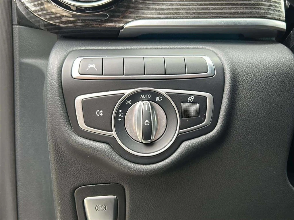 Mercedes-Benz-EQV-image-21