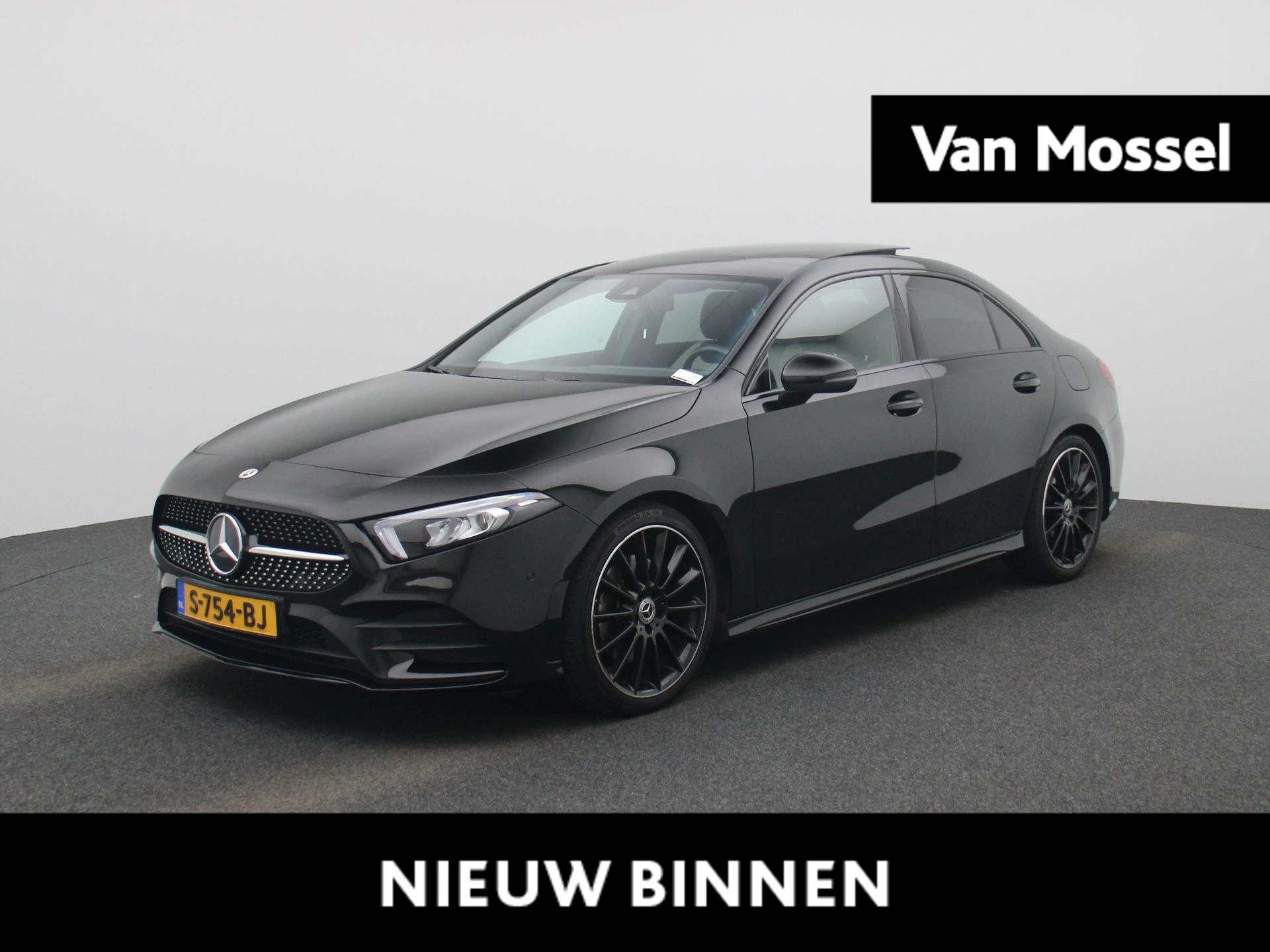 Mercedes-Benz-A-Klasse-image-0