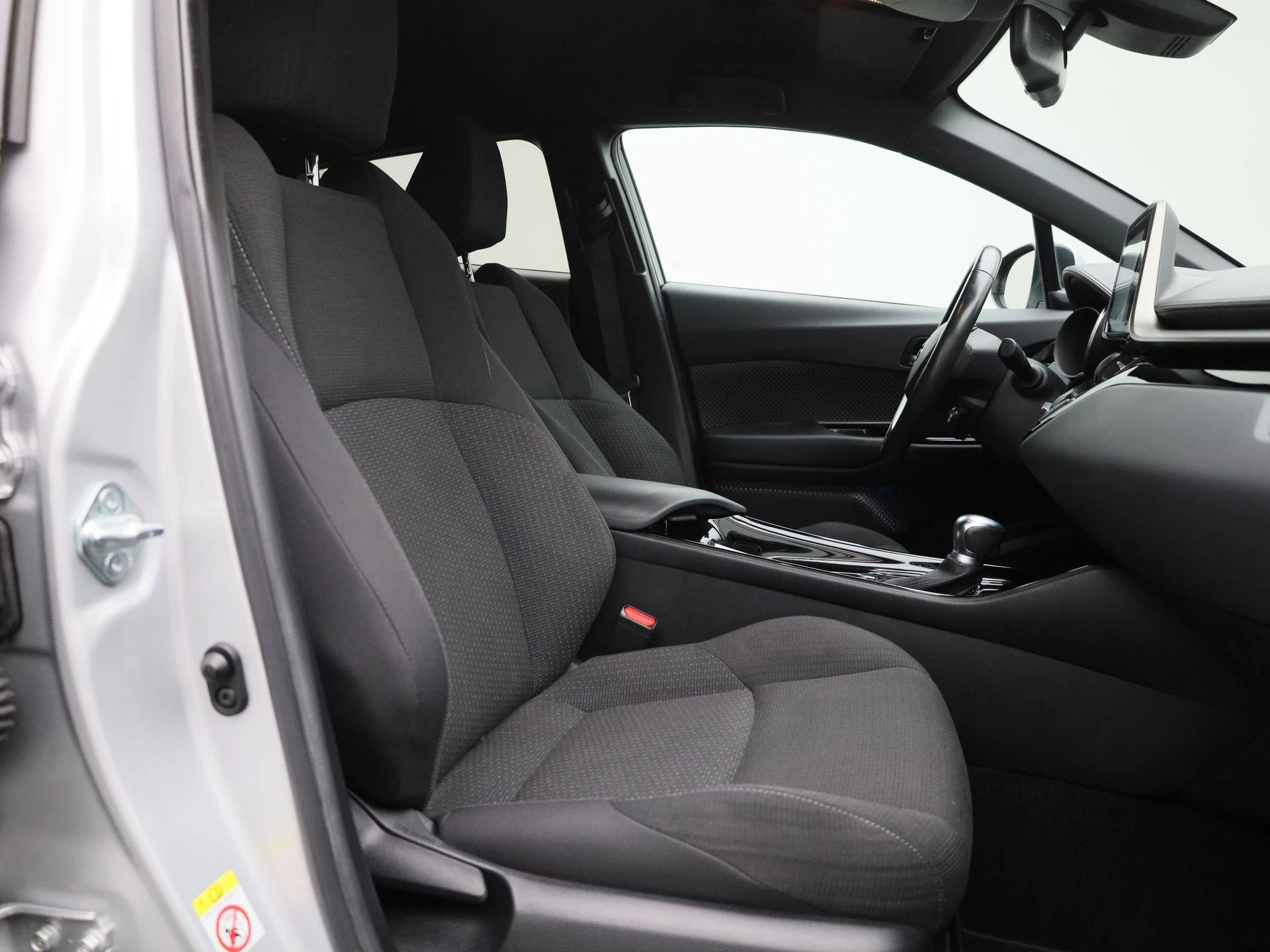 Toyota-C-HR-image-31