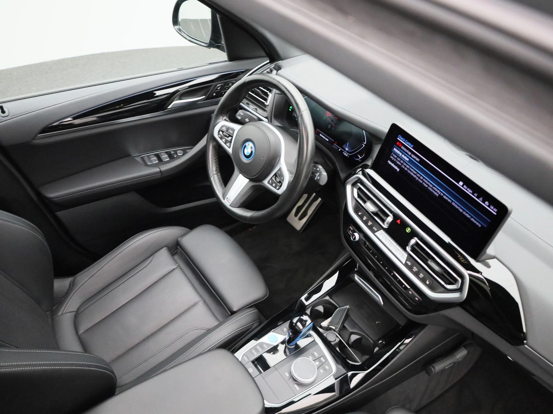 BMW-iX3-image-41