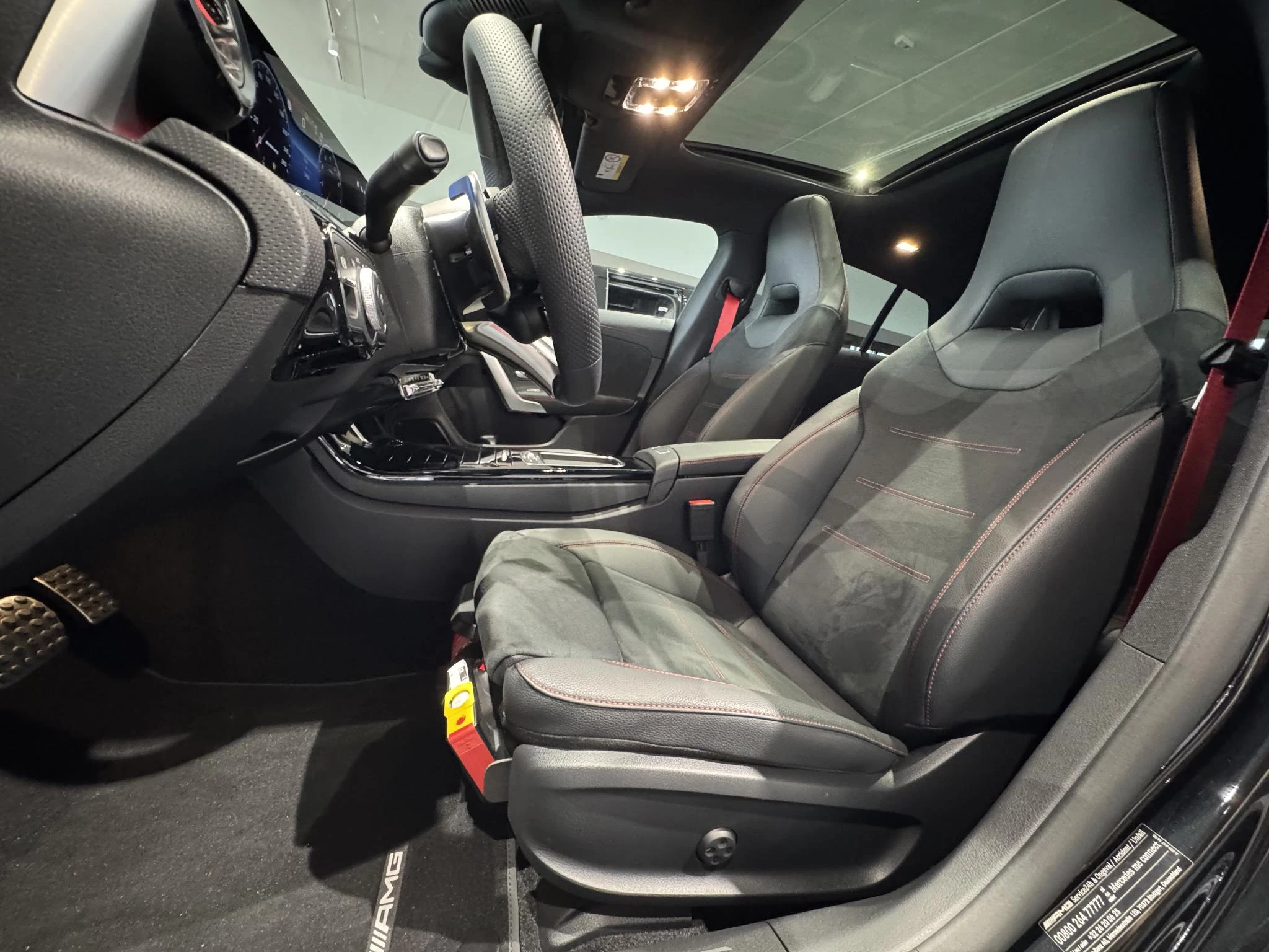 Mercedes-Benz-CLA-image-11